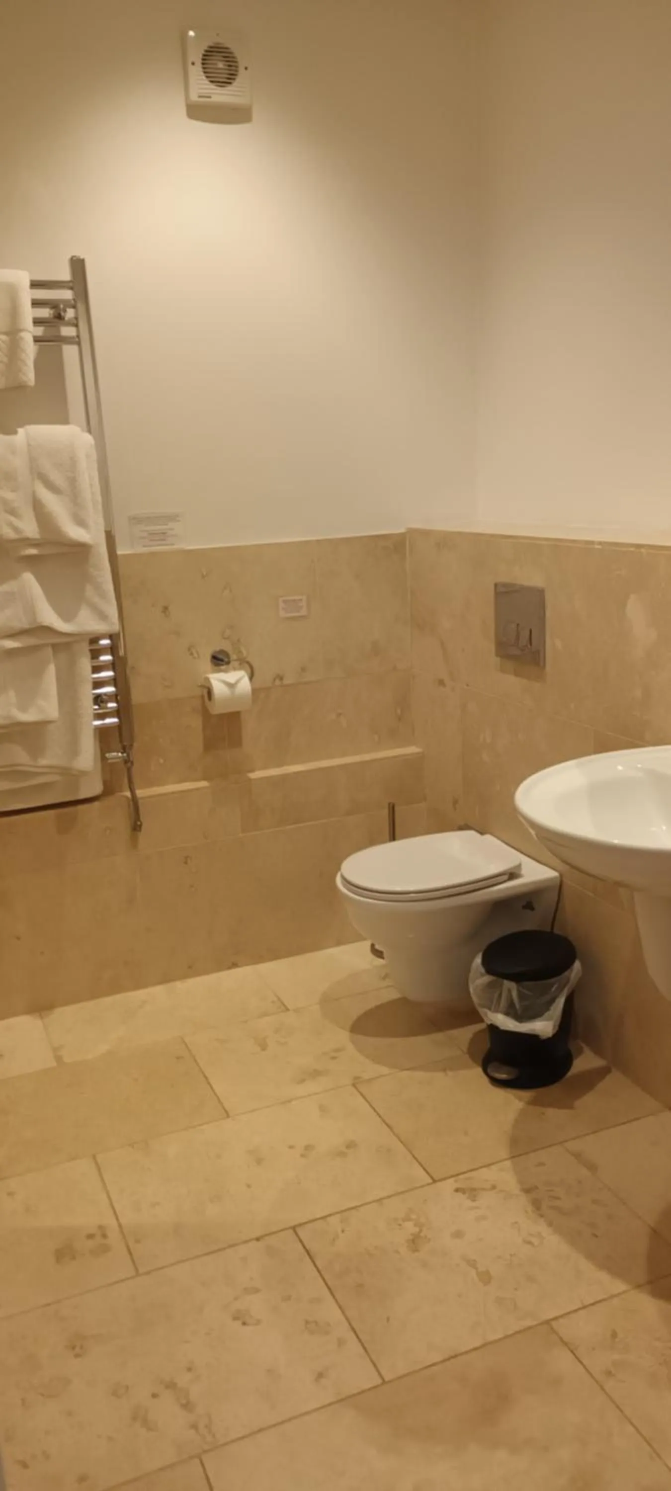 Bathroom in Riverdale Hall Hotel & Leisure