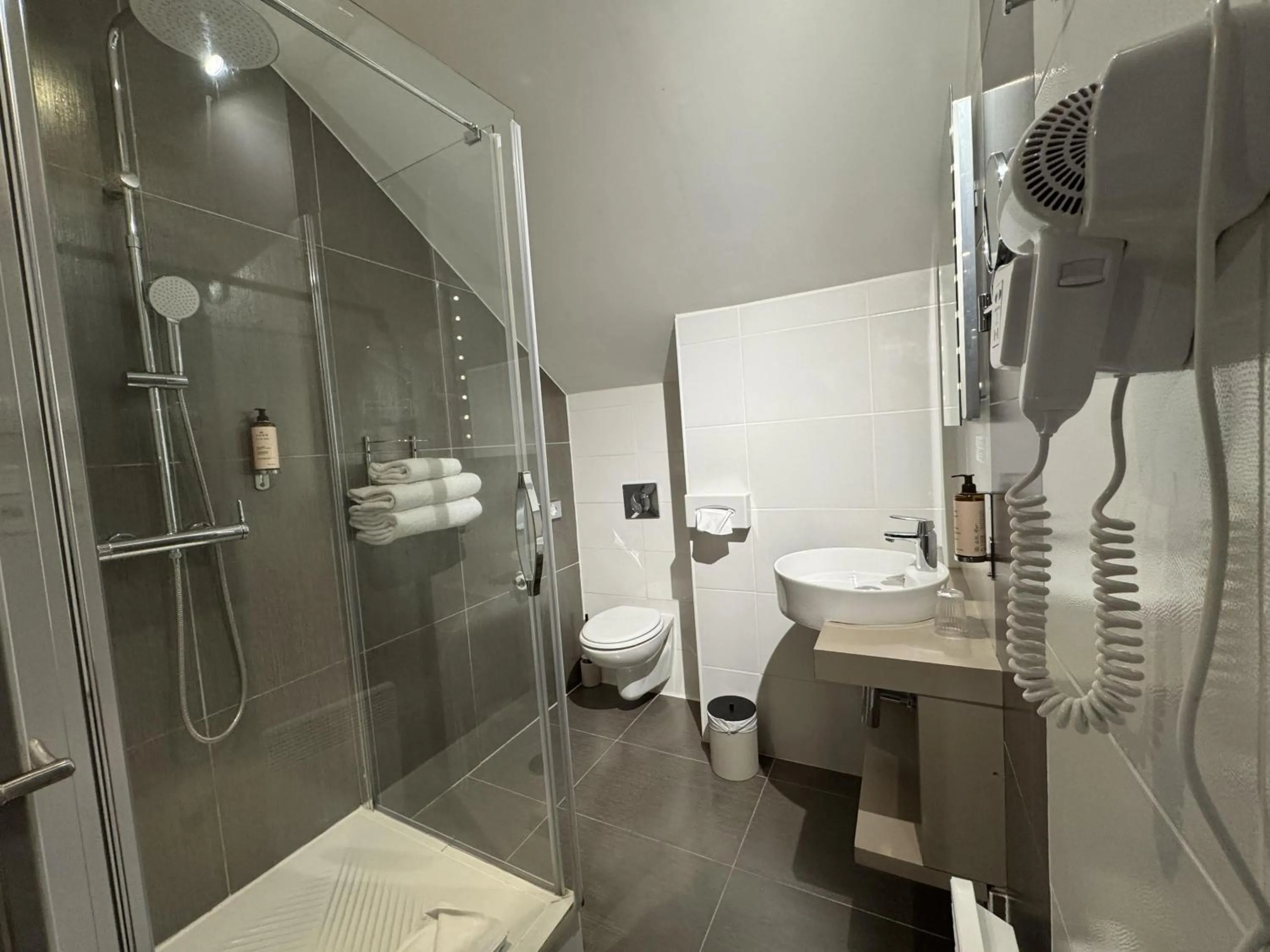 Bedroom in Best Western Blois Château