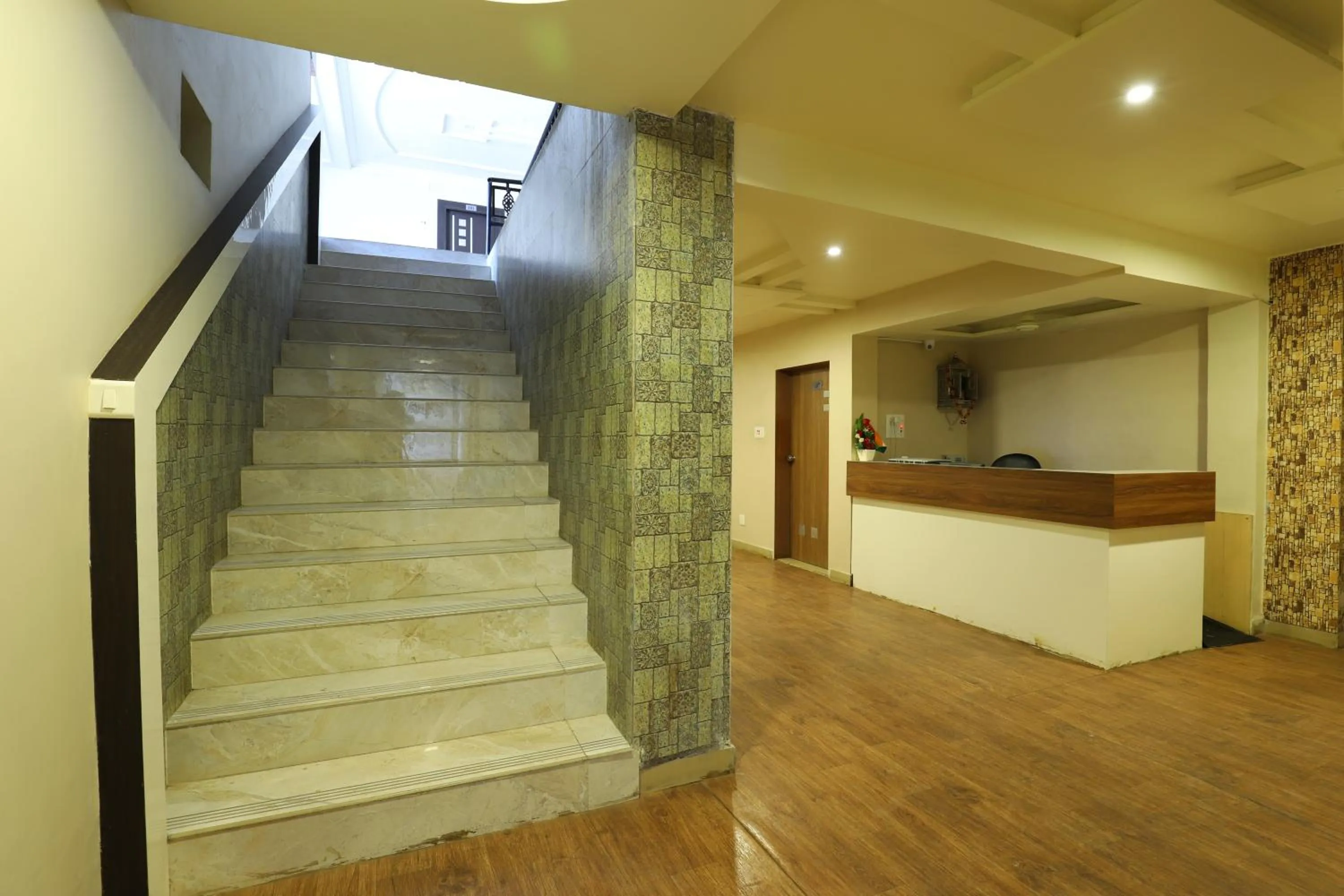 Hotel Loyal Residency