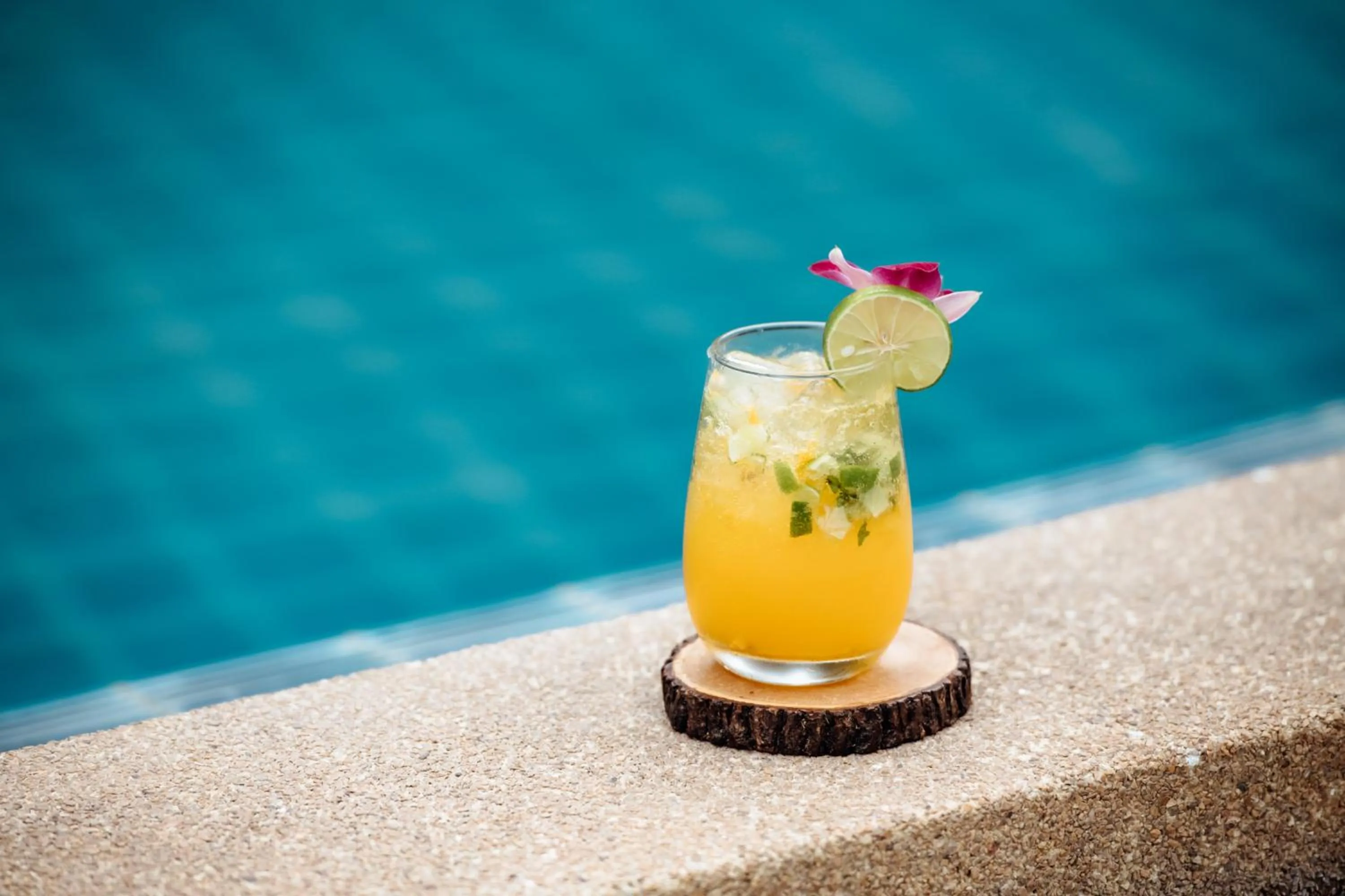 Food and drinks in Railay Phutawan Resort