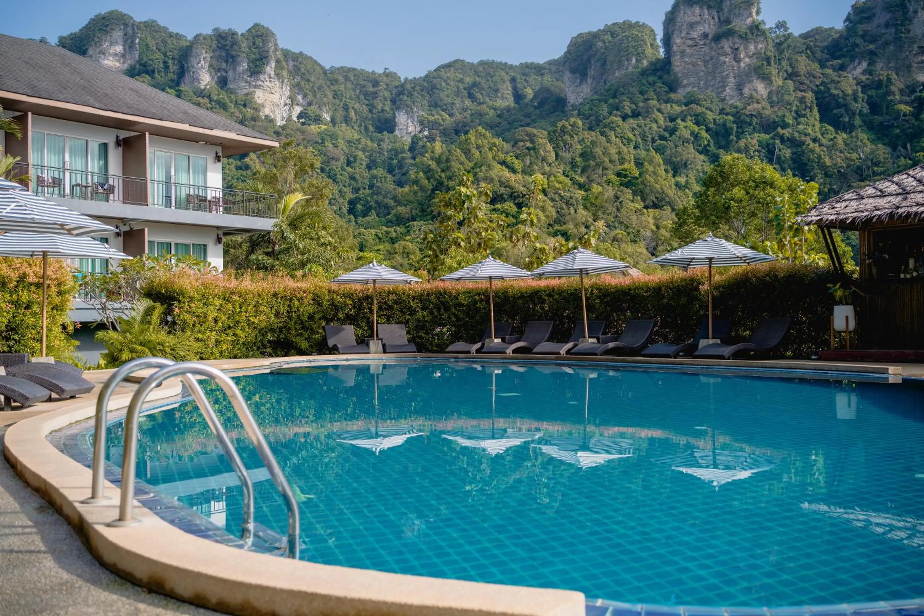 Property building in Railay Phutawan Resort