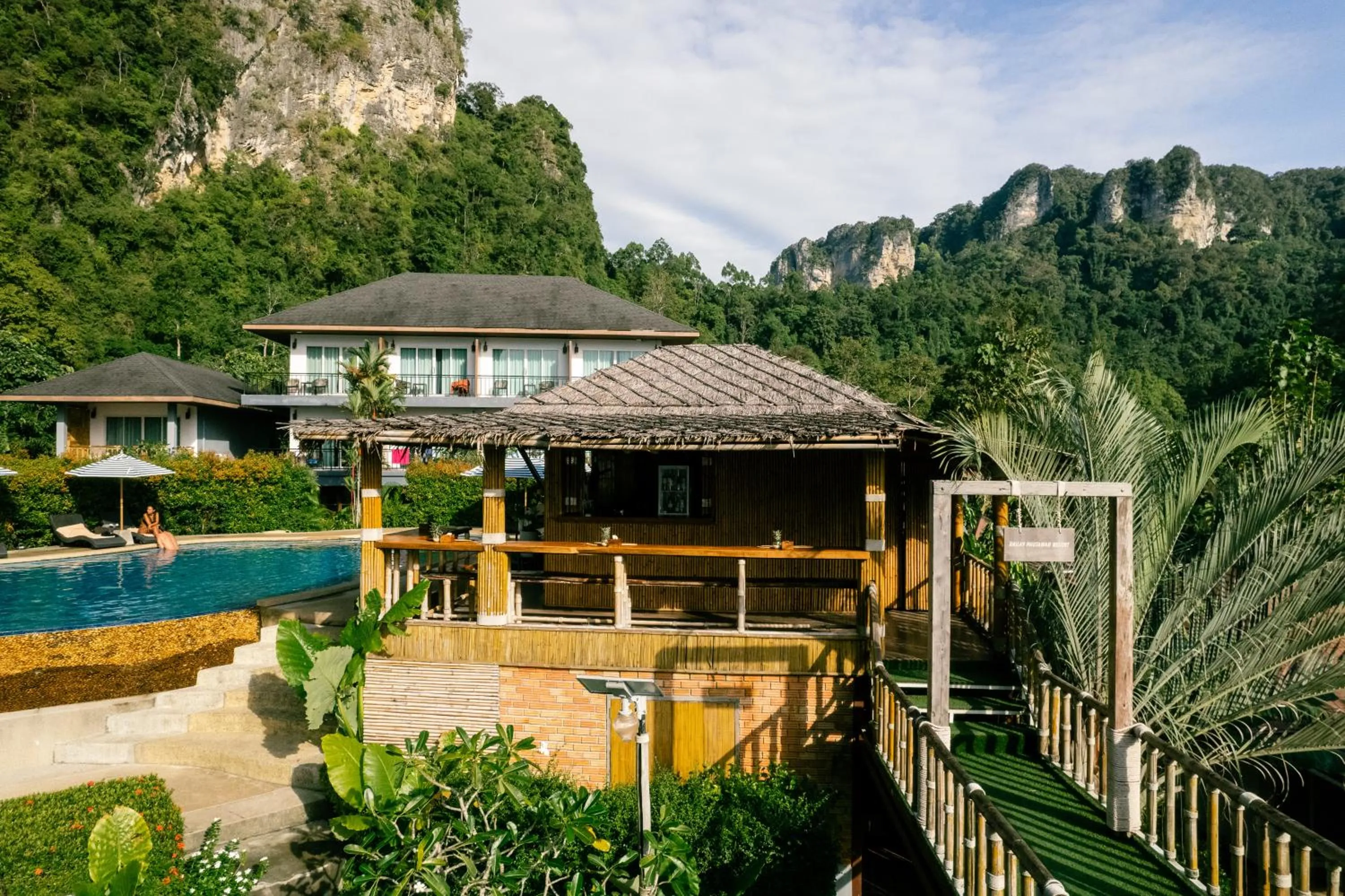 Property building in Railay Phutawan Resort