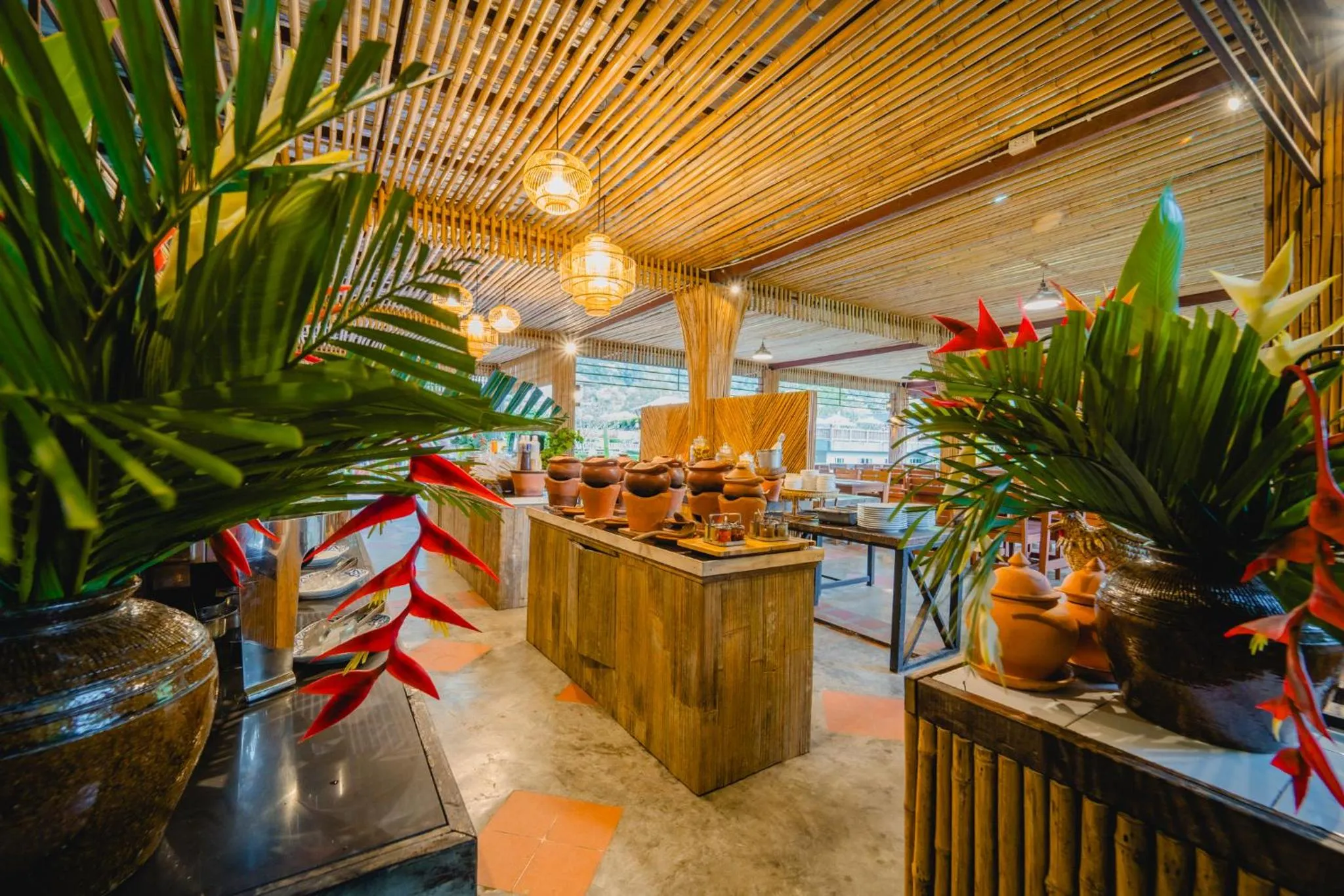 Restaurant/places to eat in Railay Phutawan Resort