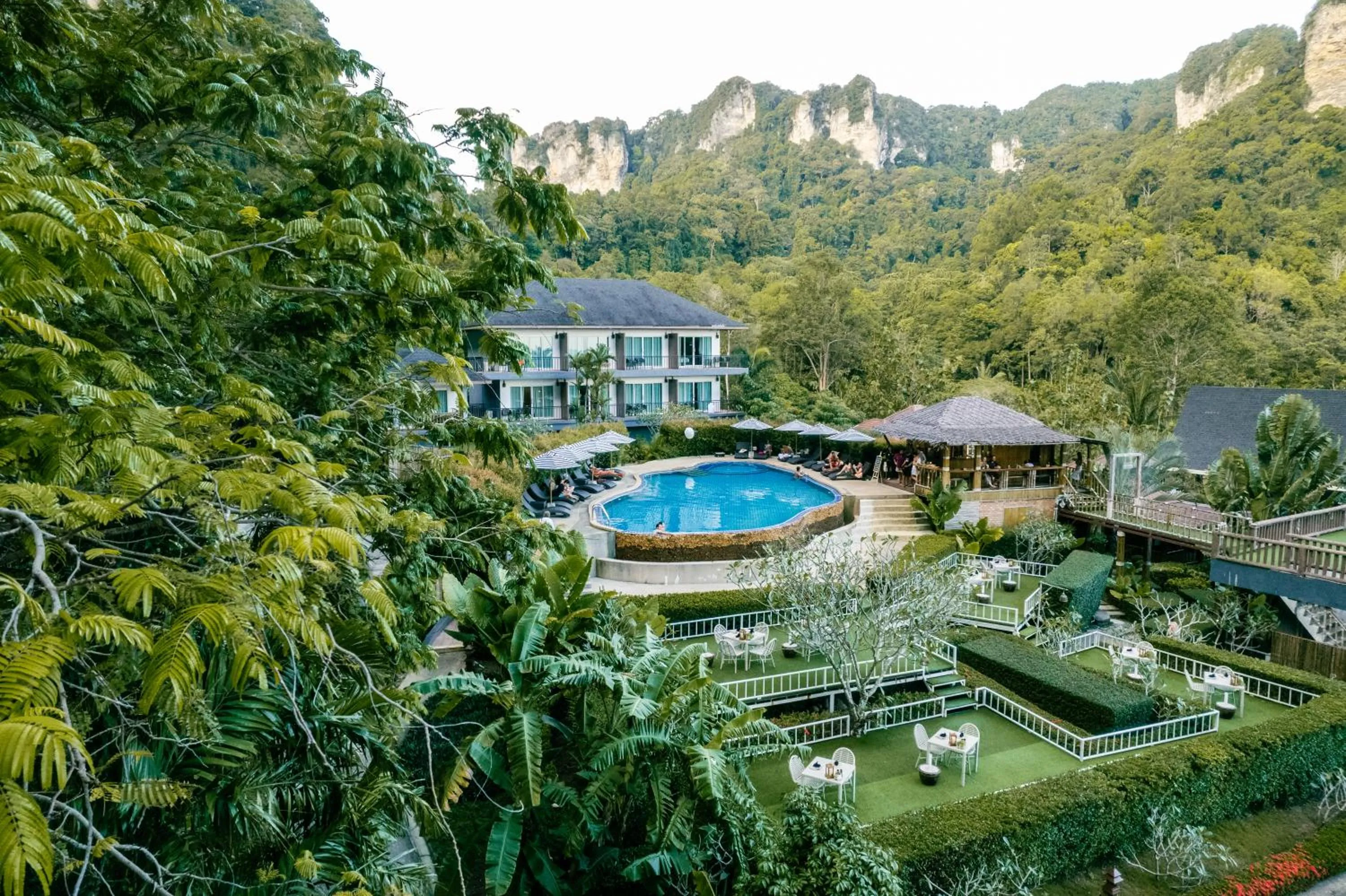 Property building in Railay Phutawan Resort