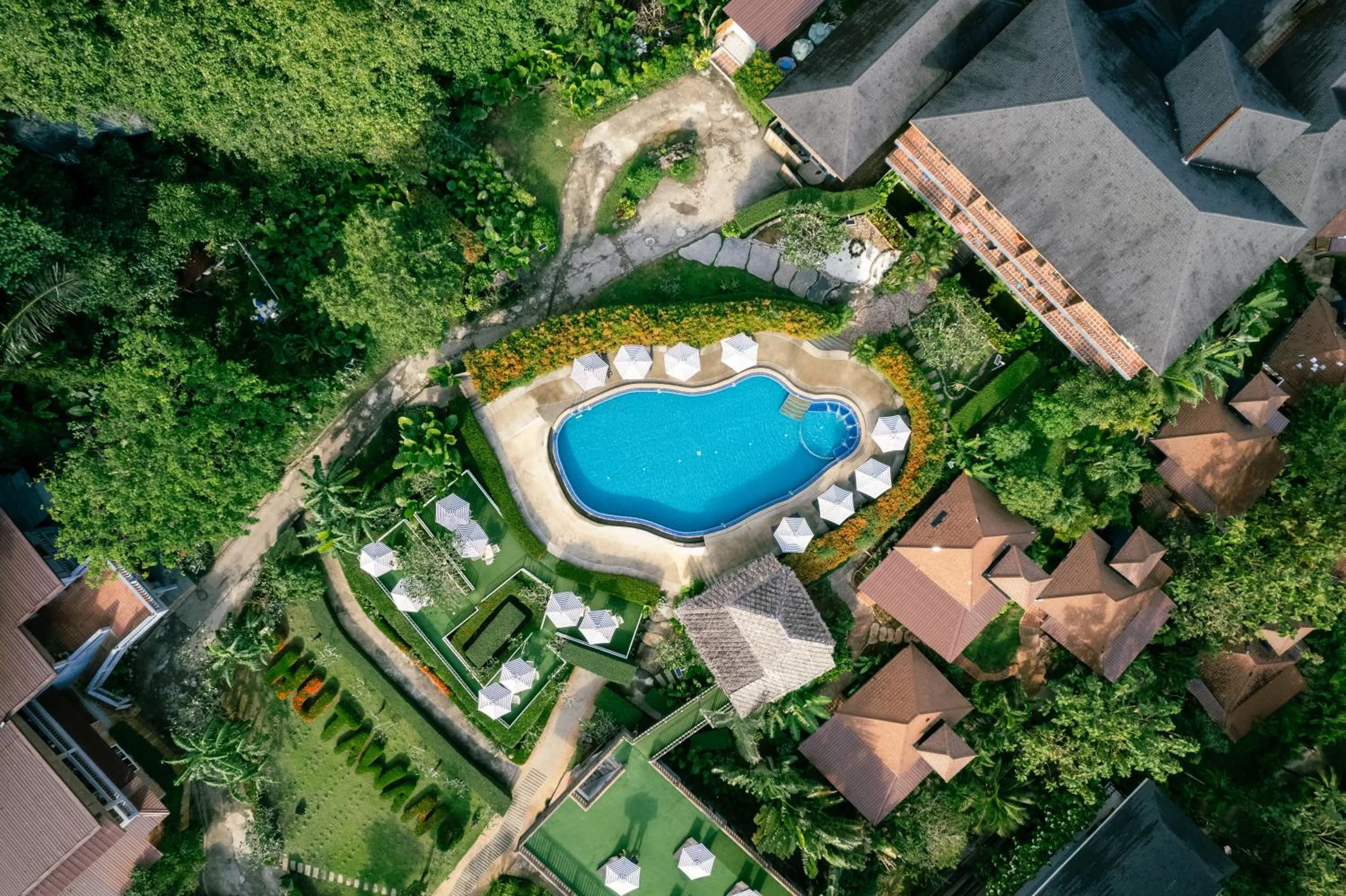 Property building in Railay Phutawan Resort