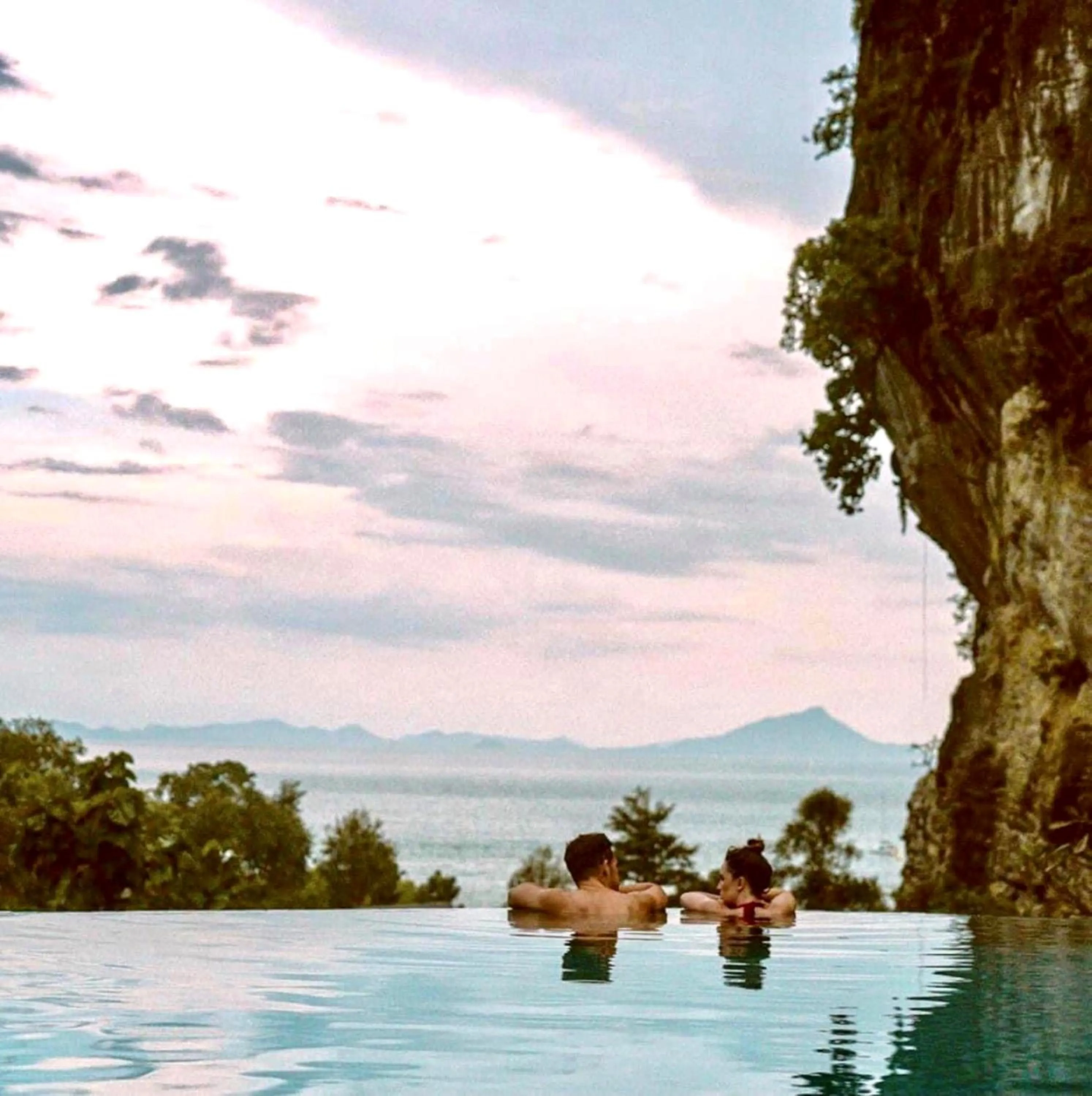 Swimming pool in Railay Phutawan Resort