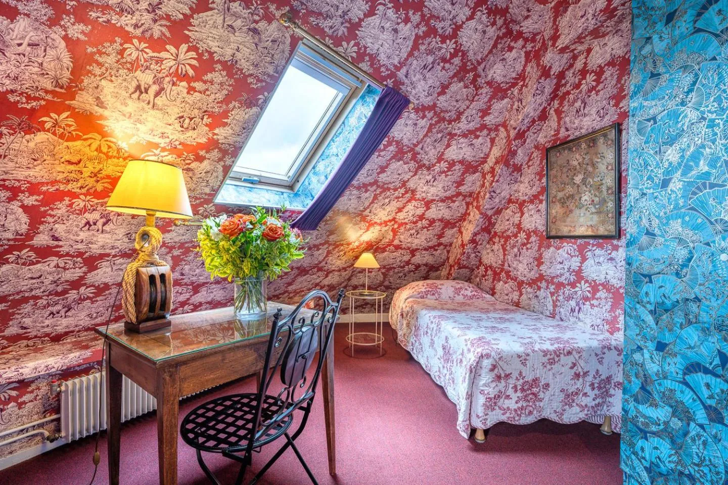 Bed in Hôtel De Nice