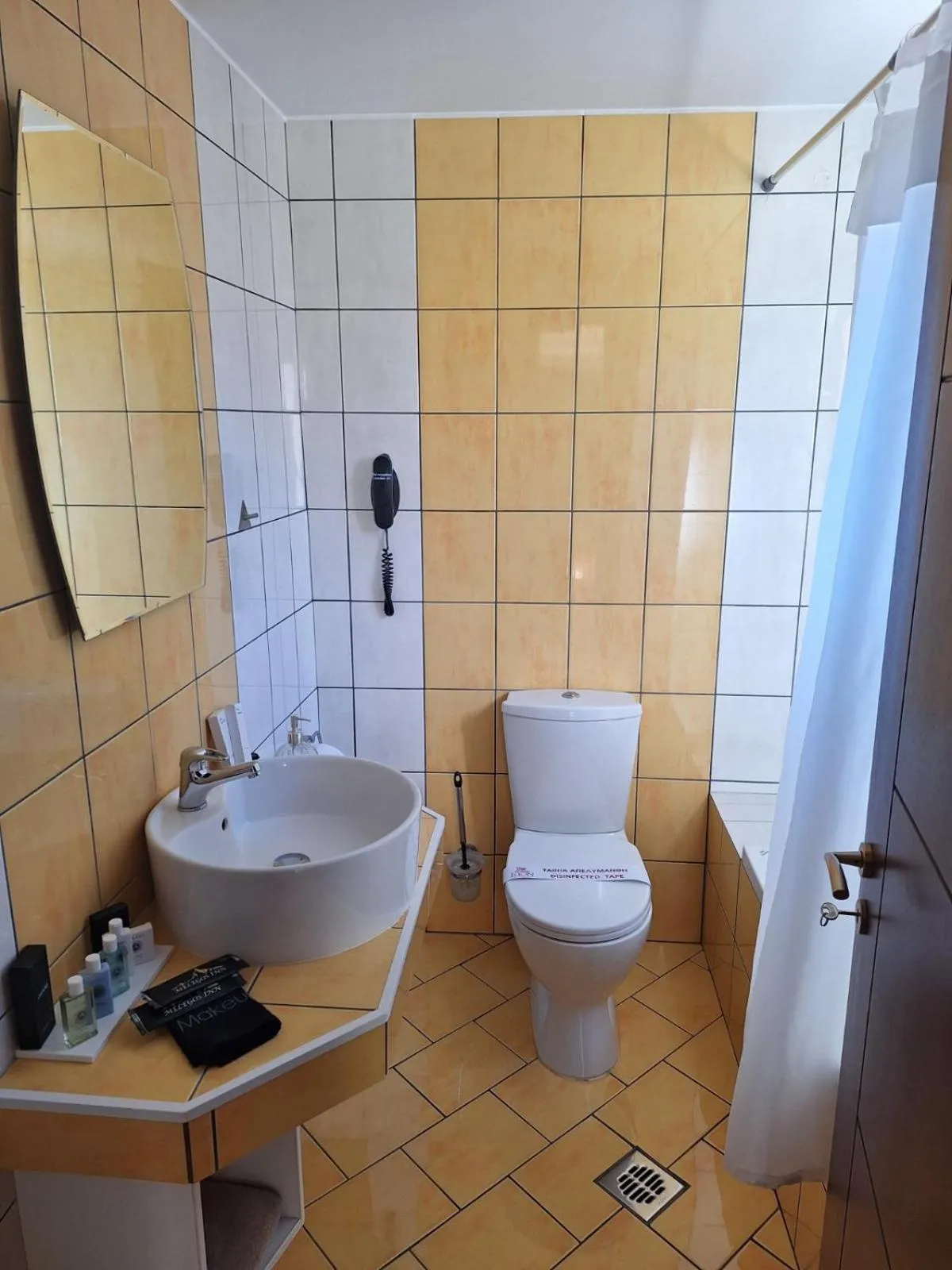 Bathroom in Melegos Inn Hotel