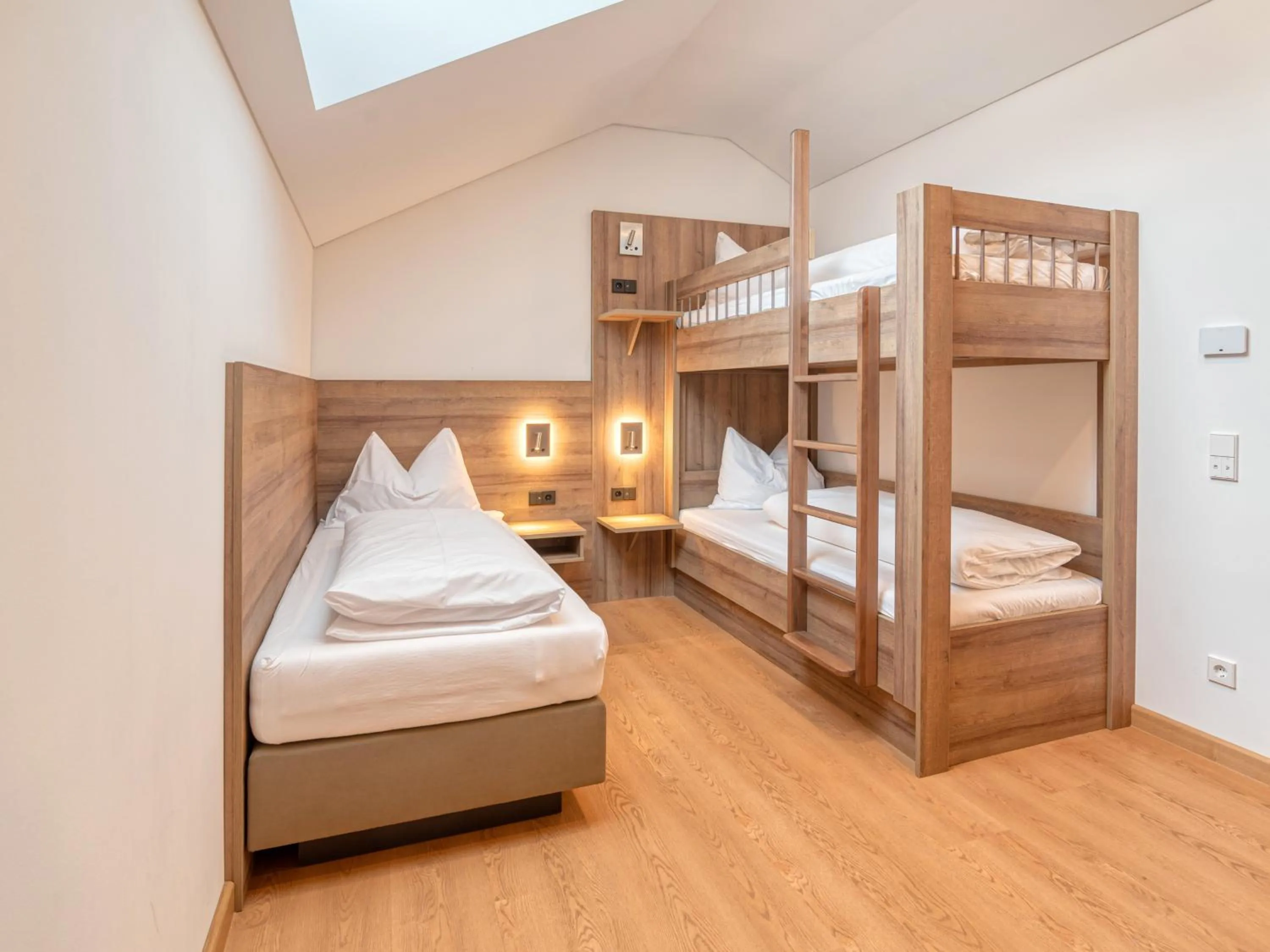 bunk bed, Bed in WESTSIDE Hotel