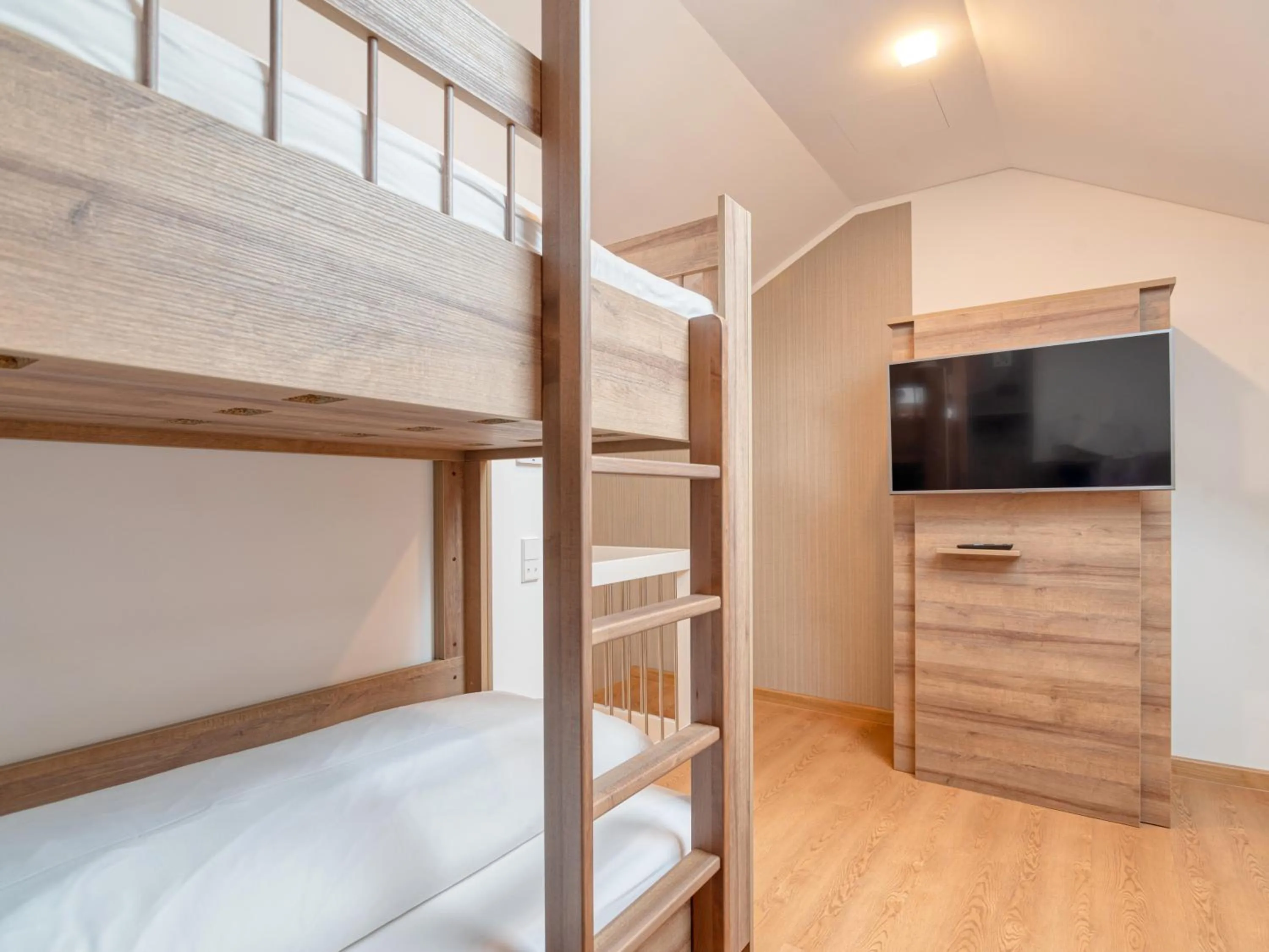 bunk bed, Bed in WESTSIDE Hotel