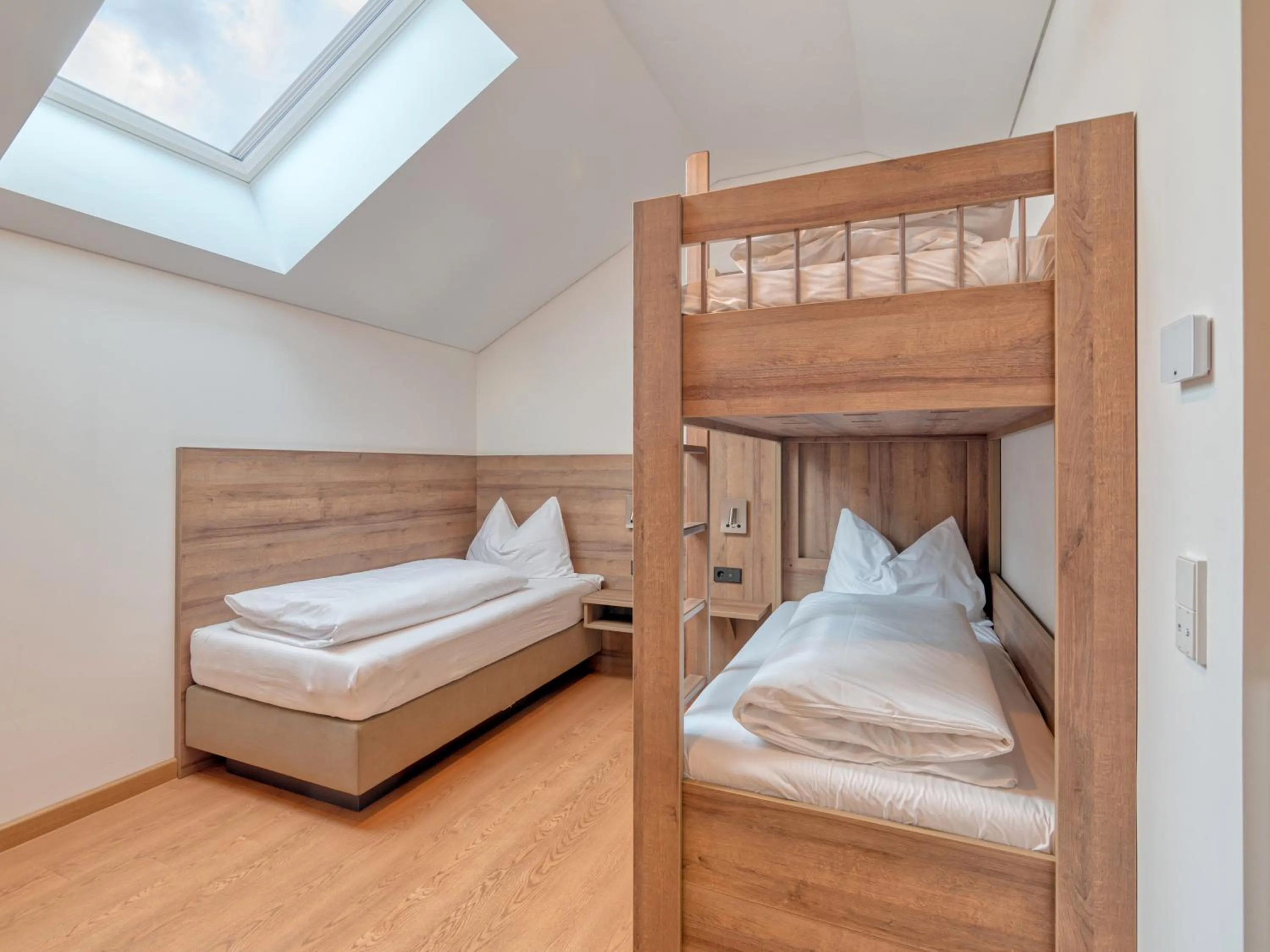 bunk bed, Bed in WESTSIDE Hotel