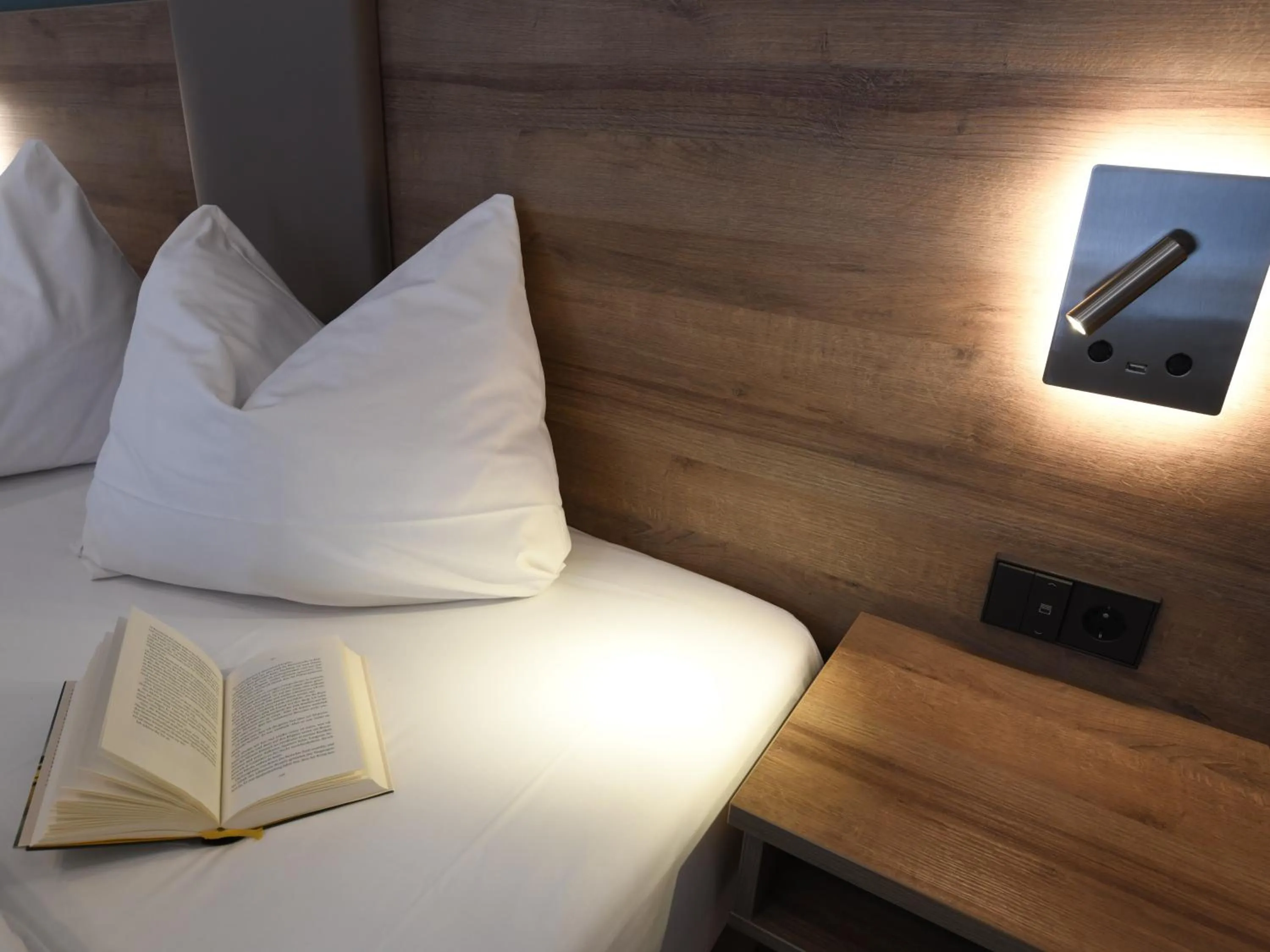 Bedroom, Bed in WESTSIDE Hotel