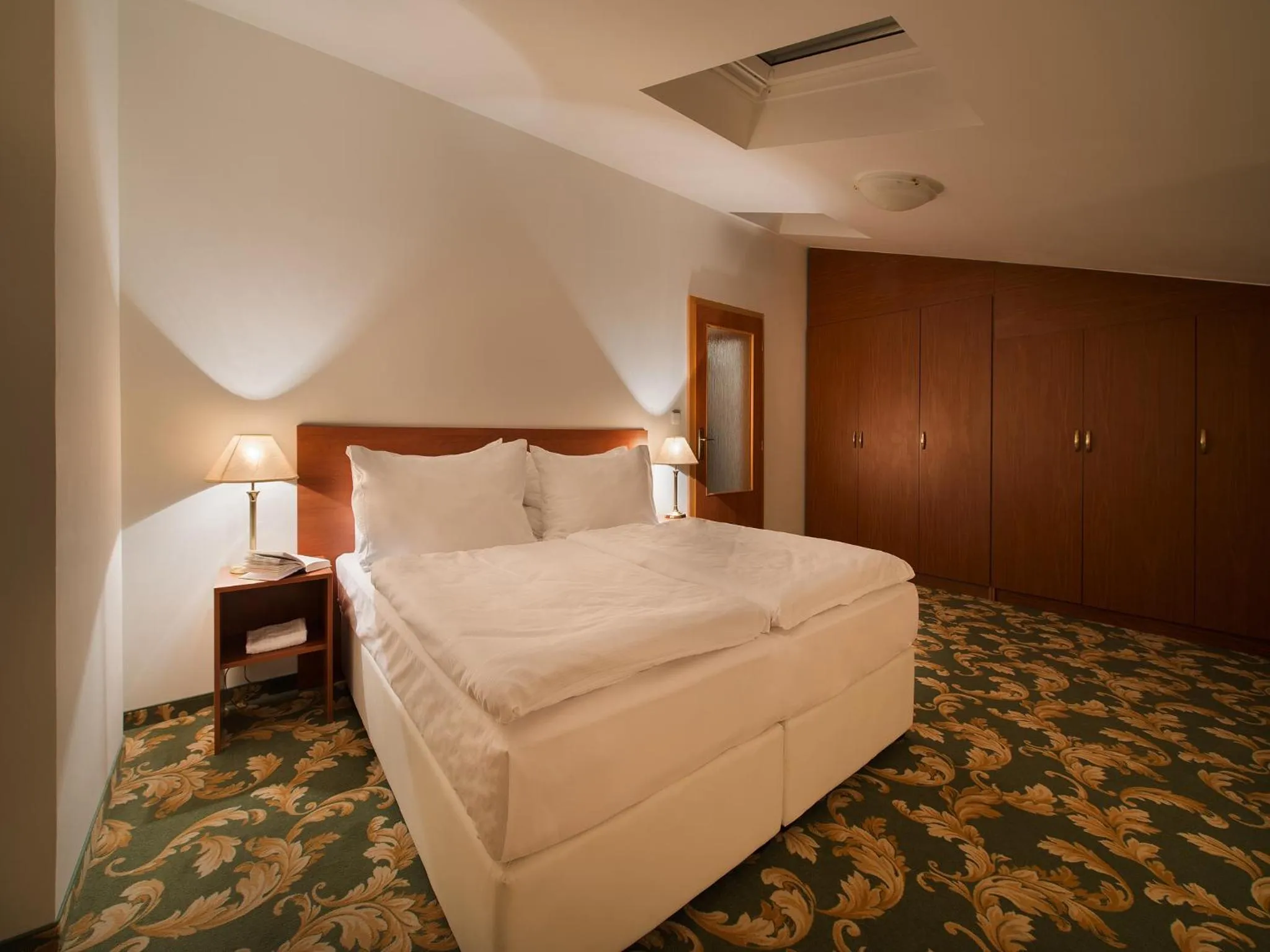 Bedroom, Bed in EA Hotel Elefant