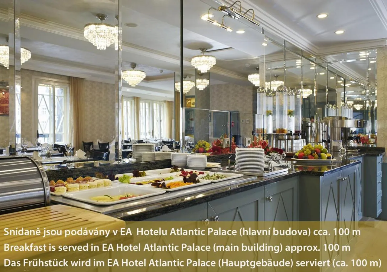 Restaurant/places to eat in EA Hotel Elefant