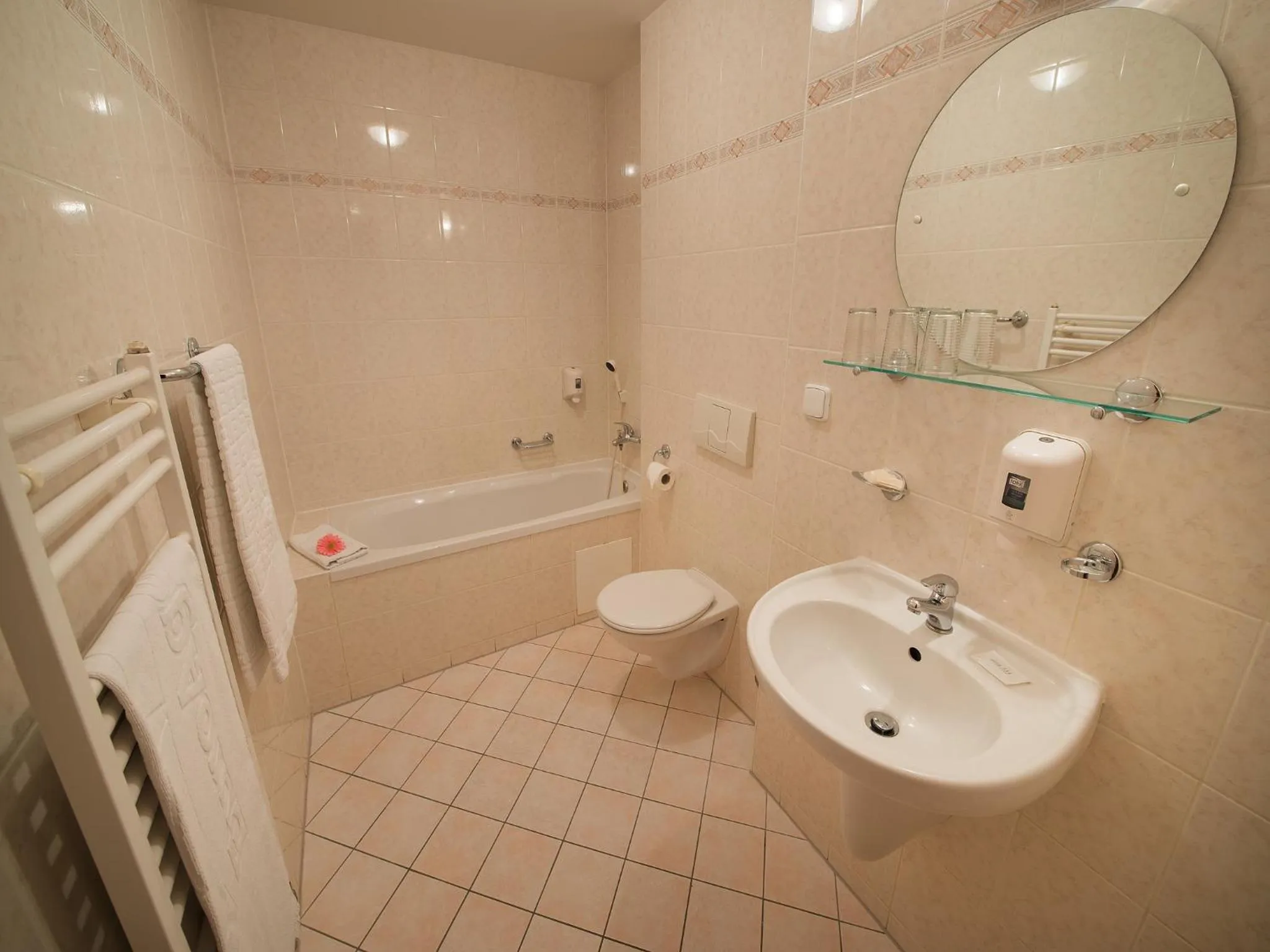 Bathroom in EA Hotel Elefant