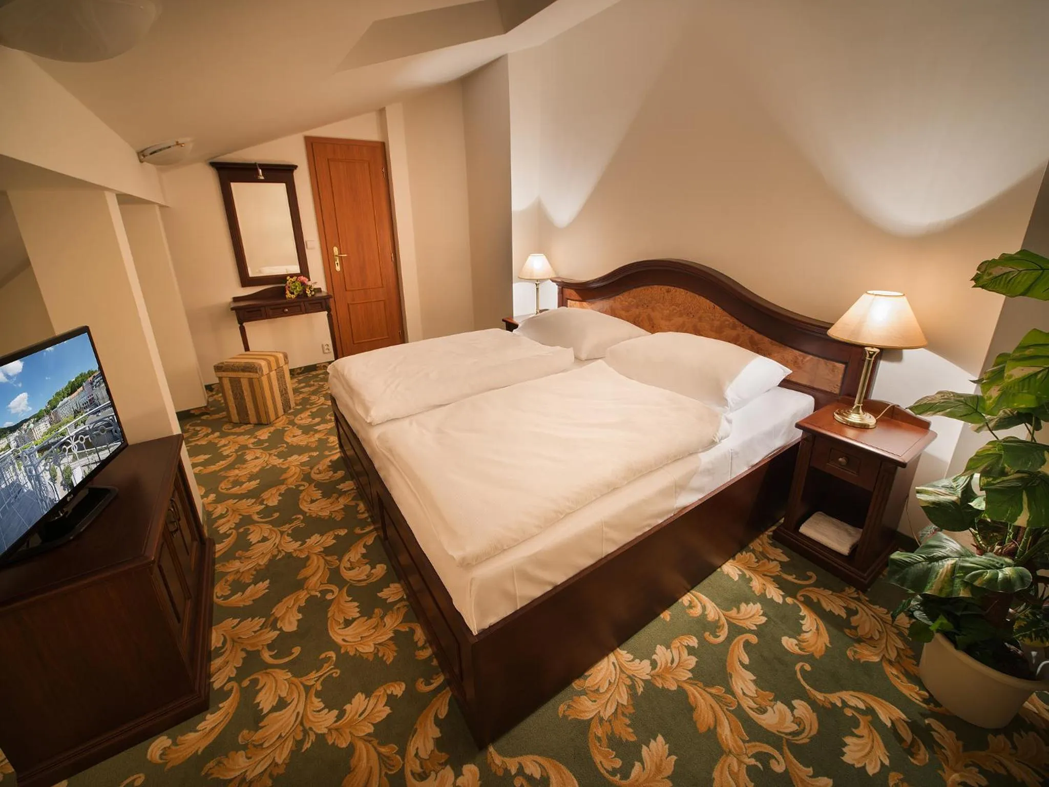 Bedroom, Bed in EA Hotel Elefant