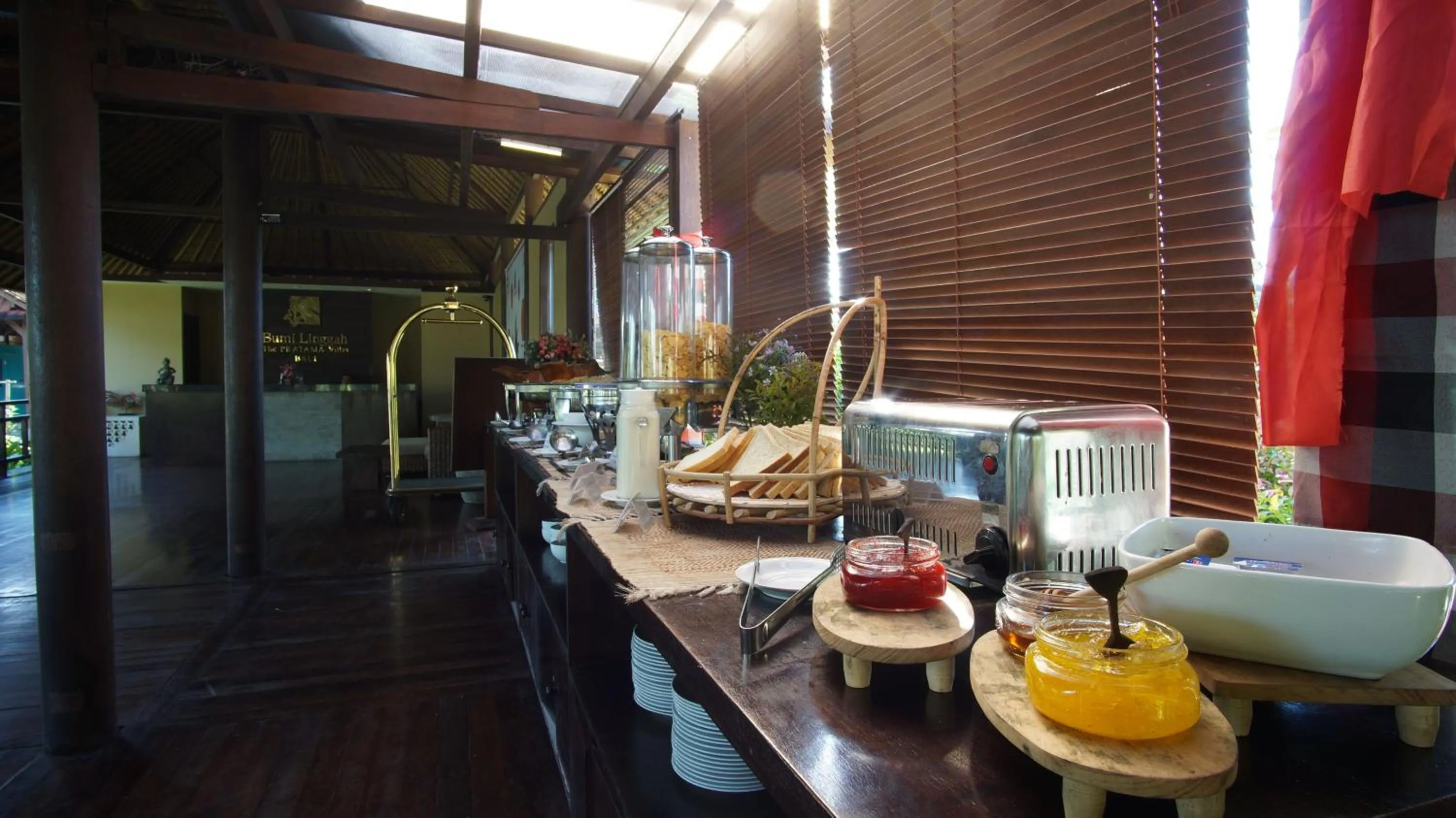 Buffet breakfast in Bumi Linggah Villas Bali