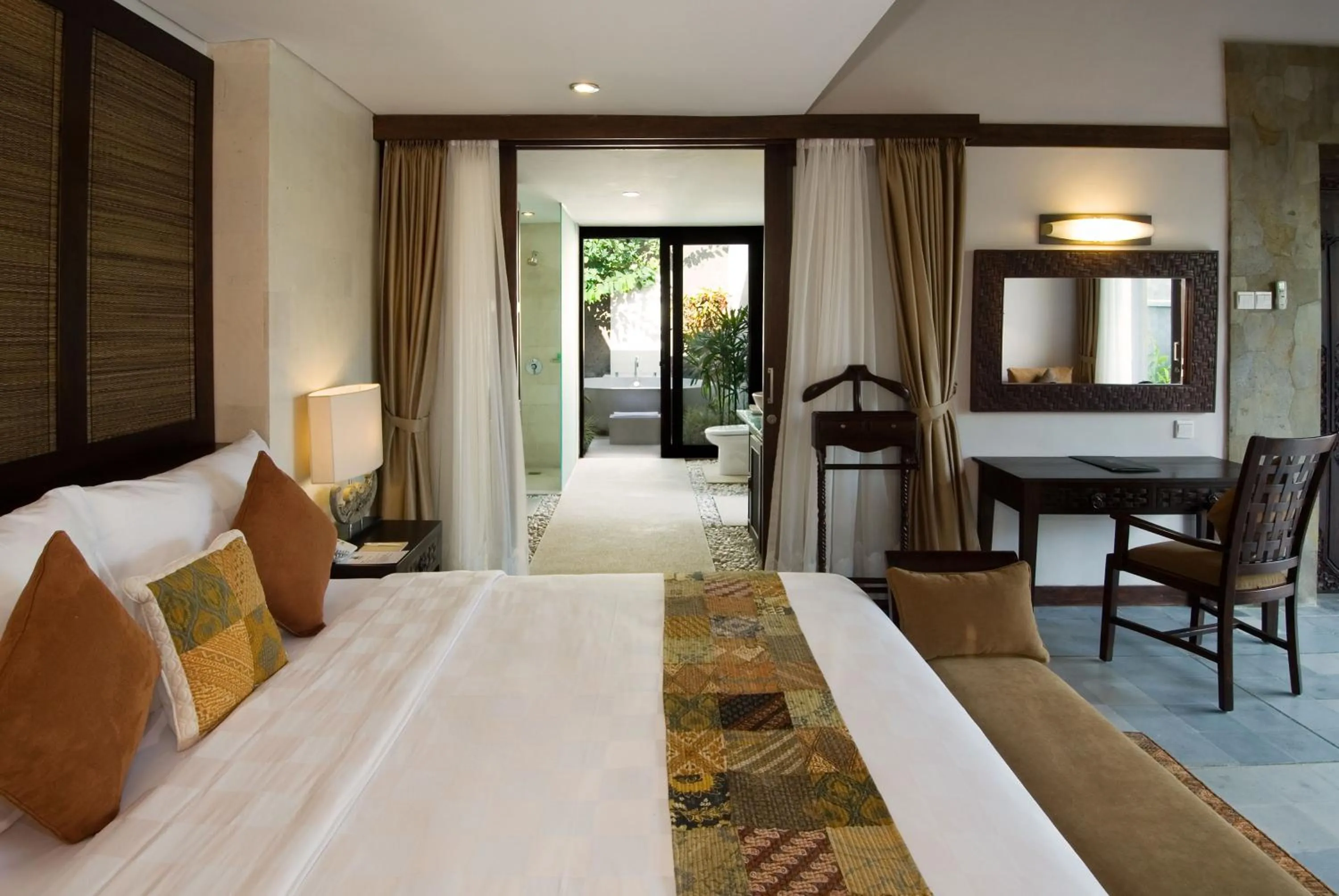 Bed in Bumi Linggah Villas Bali
