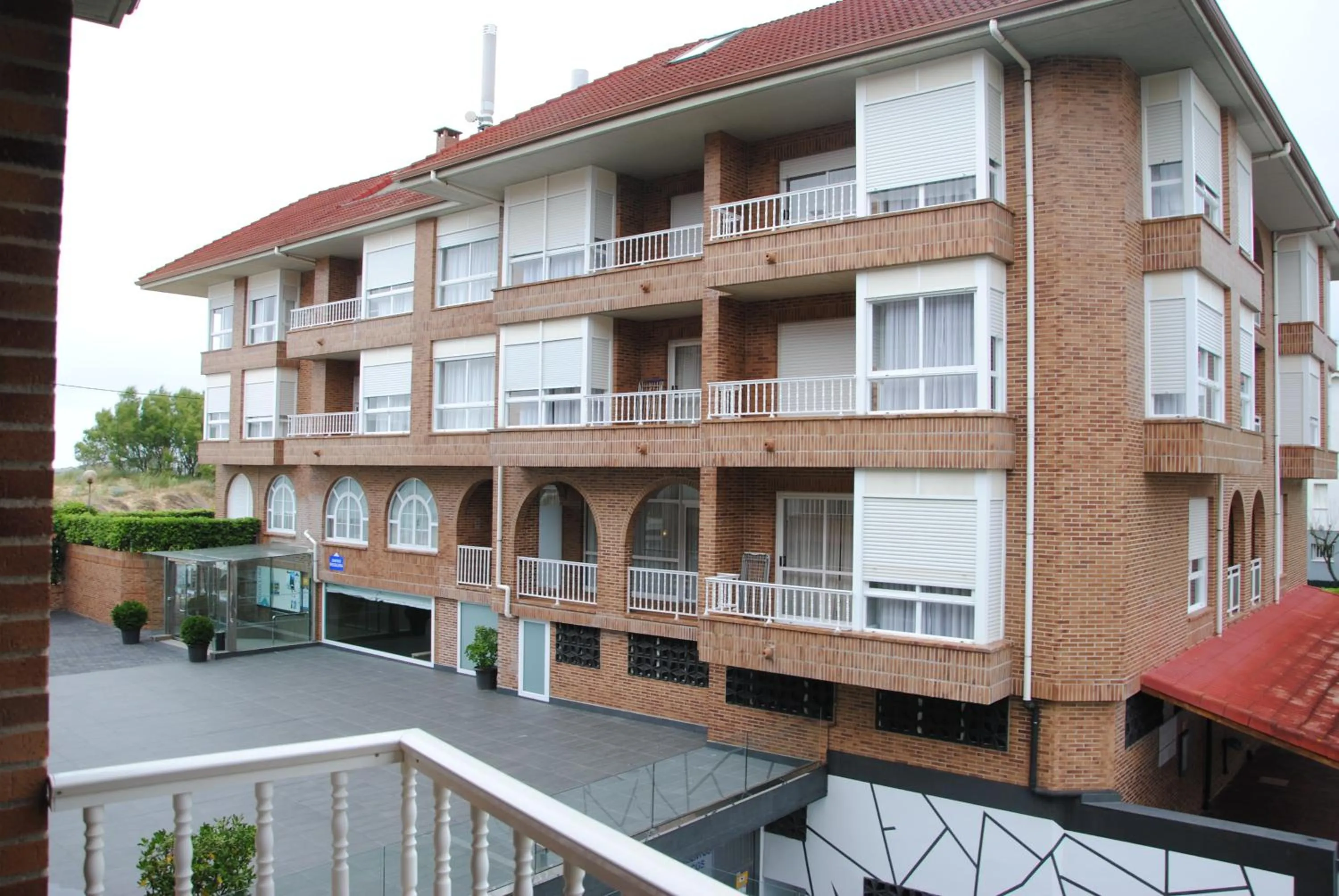 Property building in Apartamentos Regollera