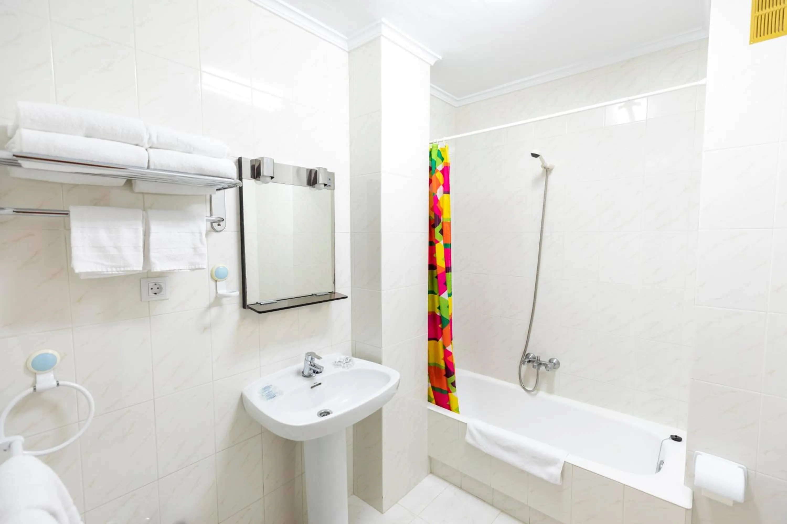 Bathroom in Apartamentos Regollera