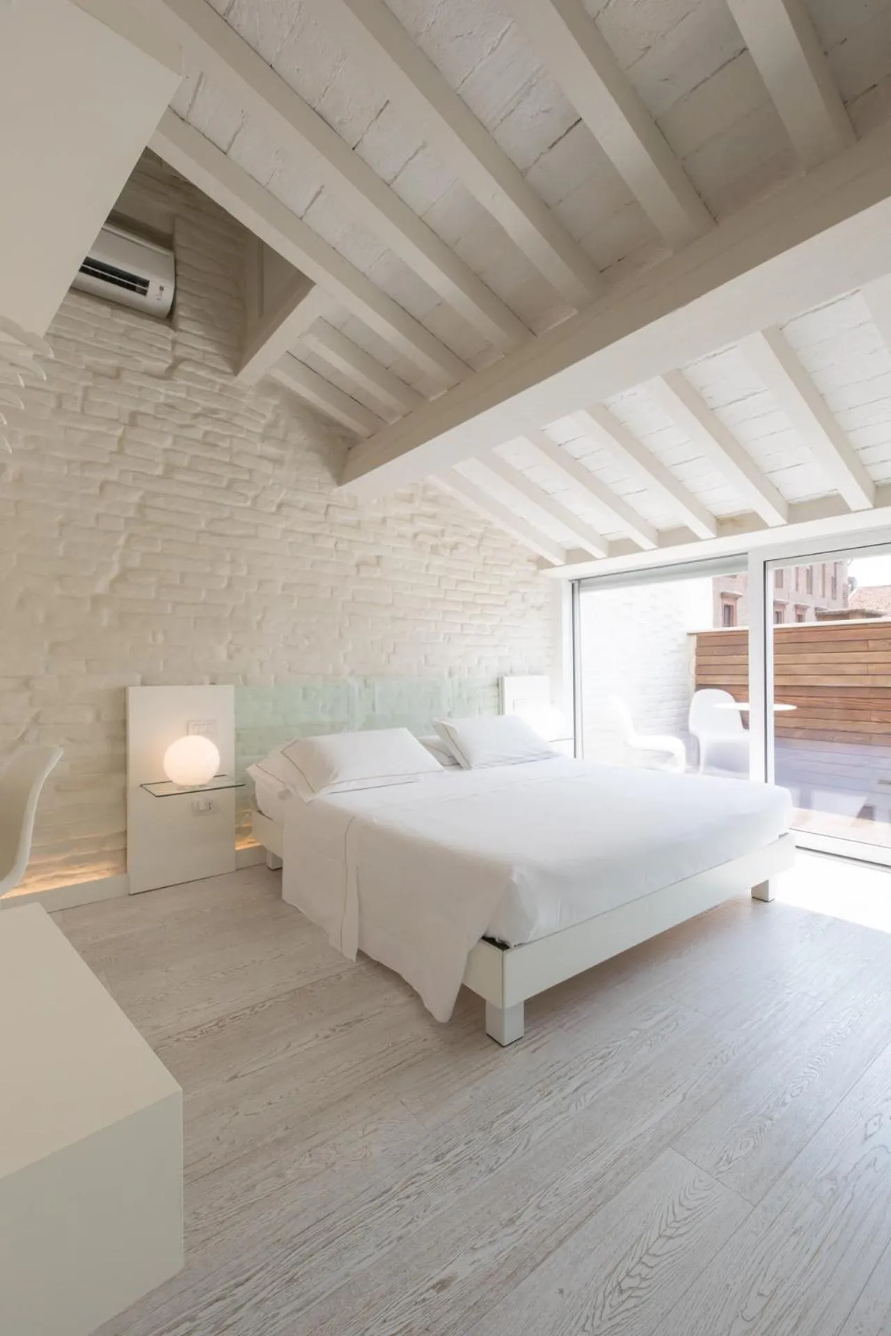 Bed in Scaravelli Residenza