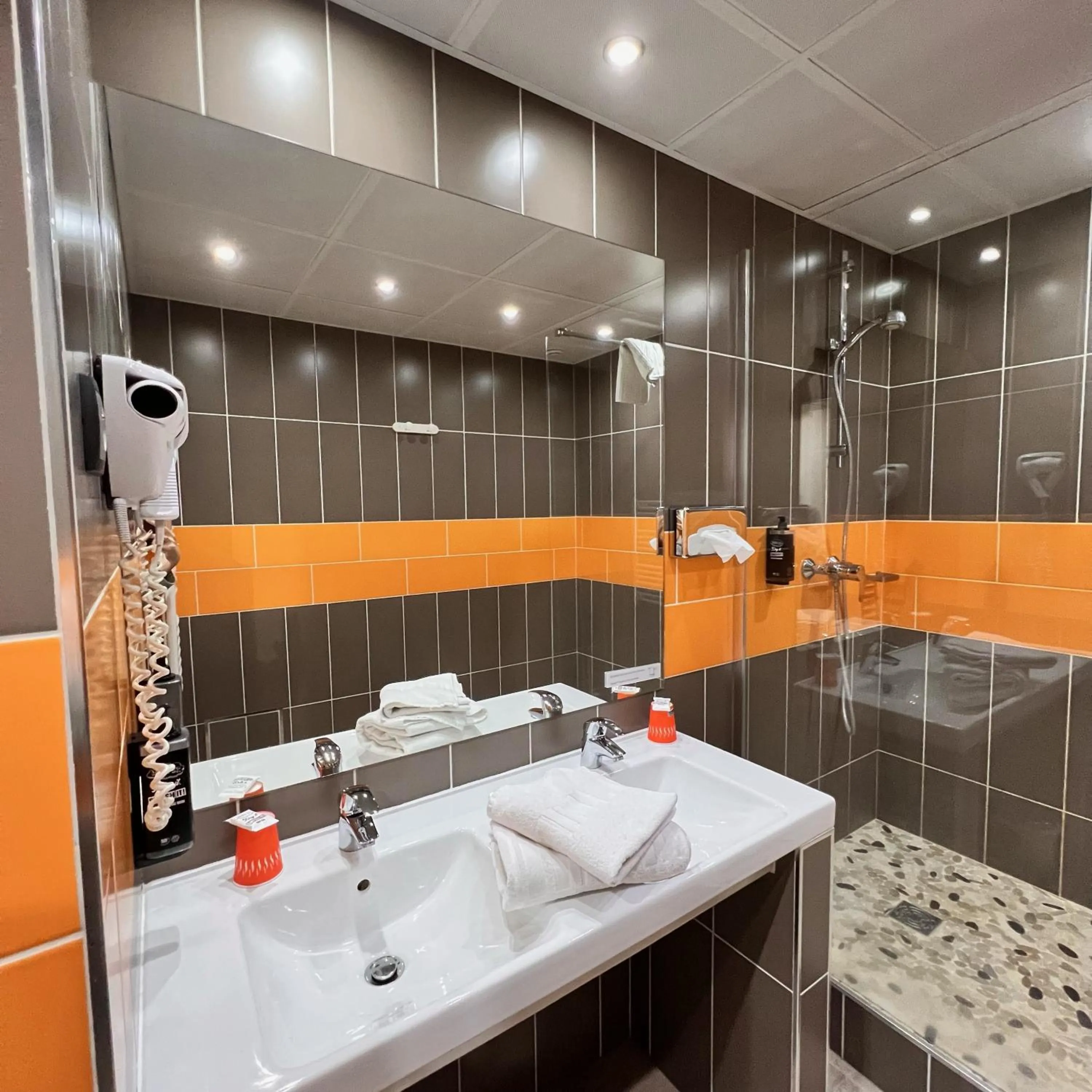 Shower in Le Grand Hotel