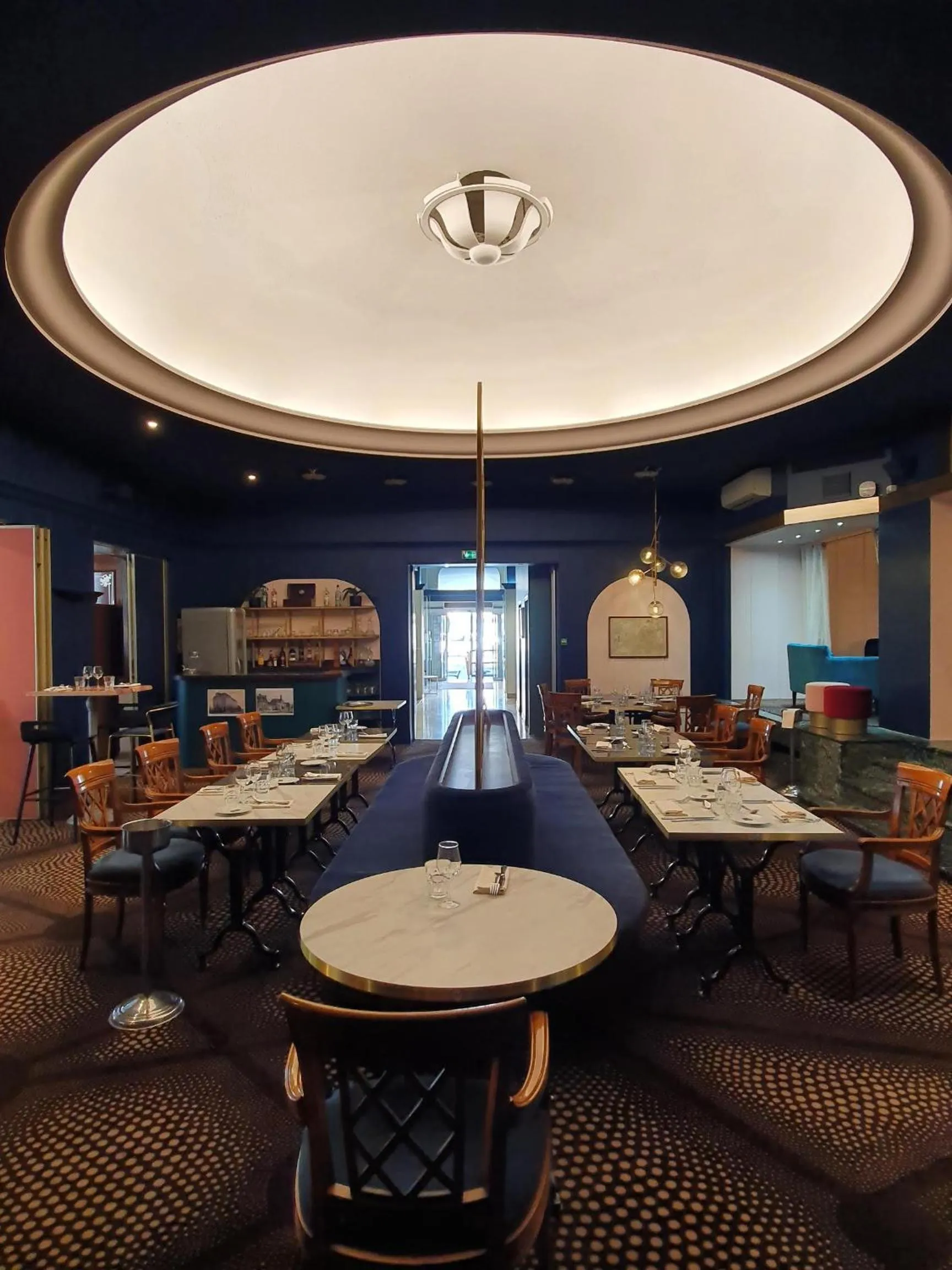 Restaurant/places to eat in Le Grand Hotel