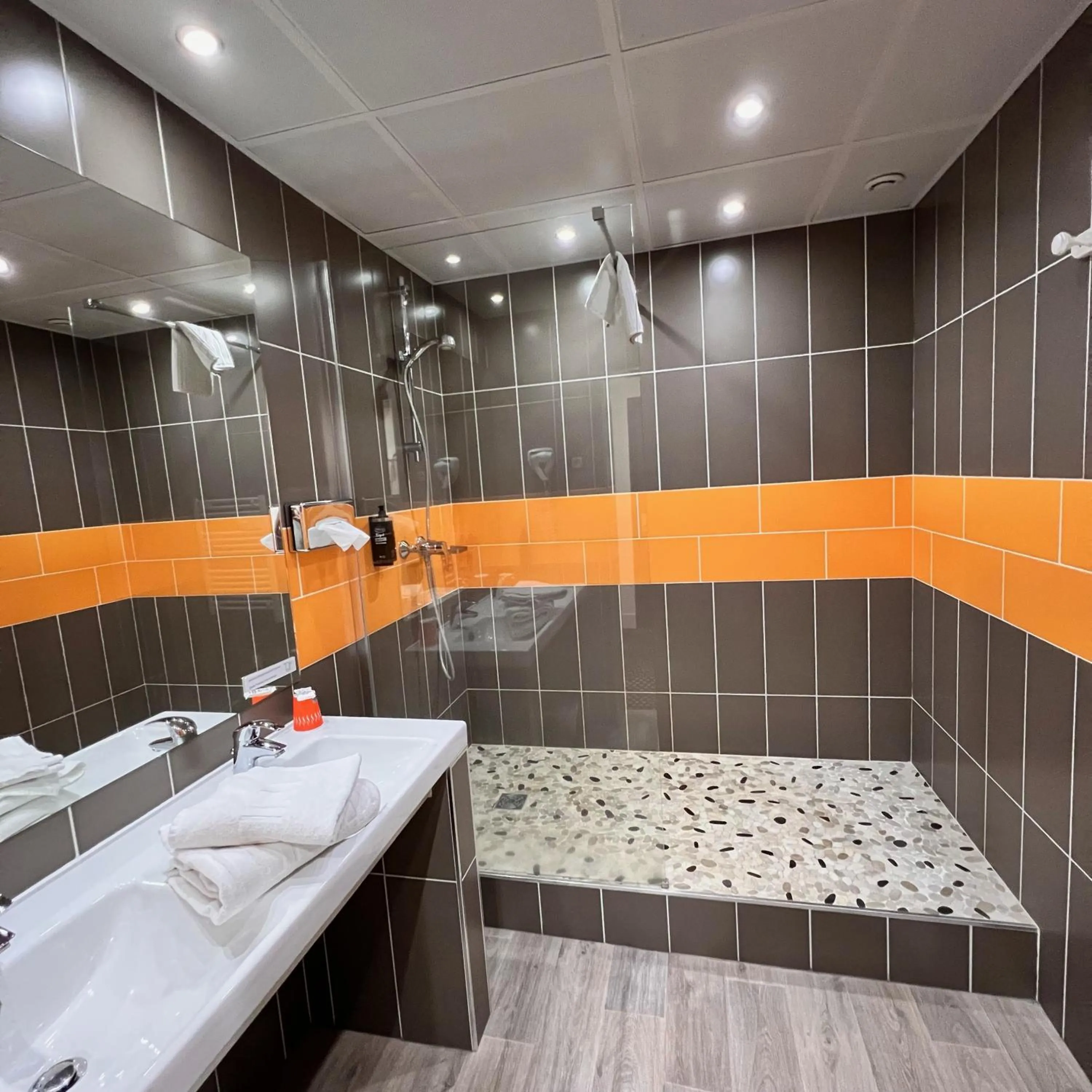 Shower in Le Grand Hotel