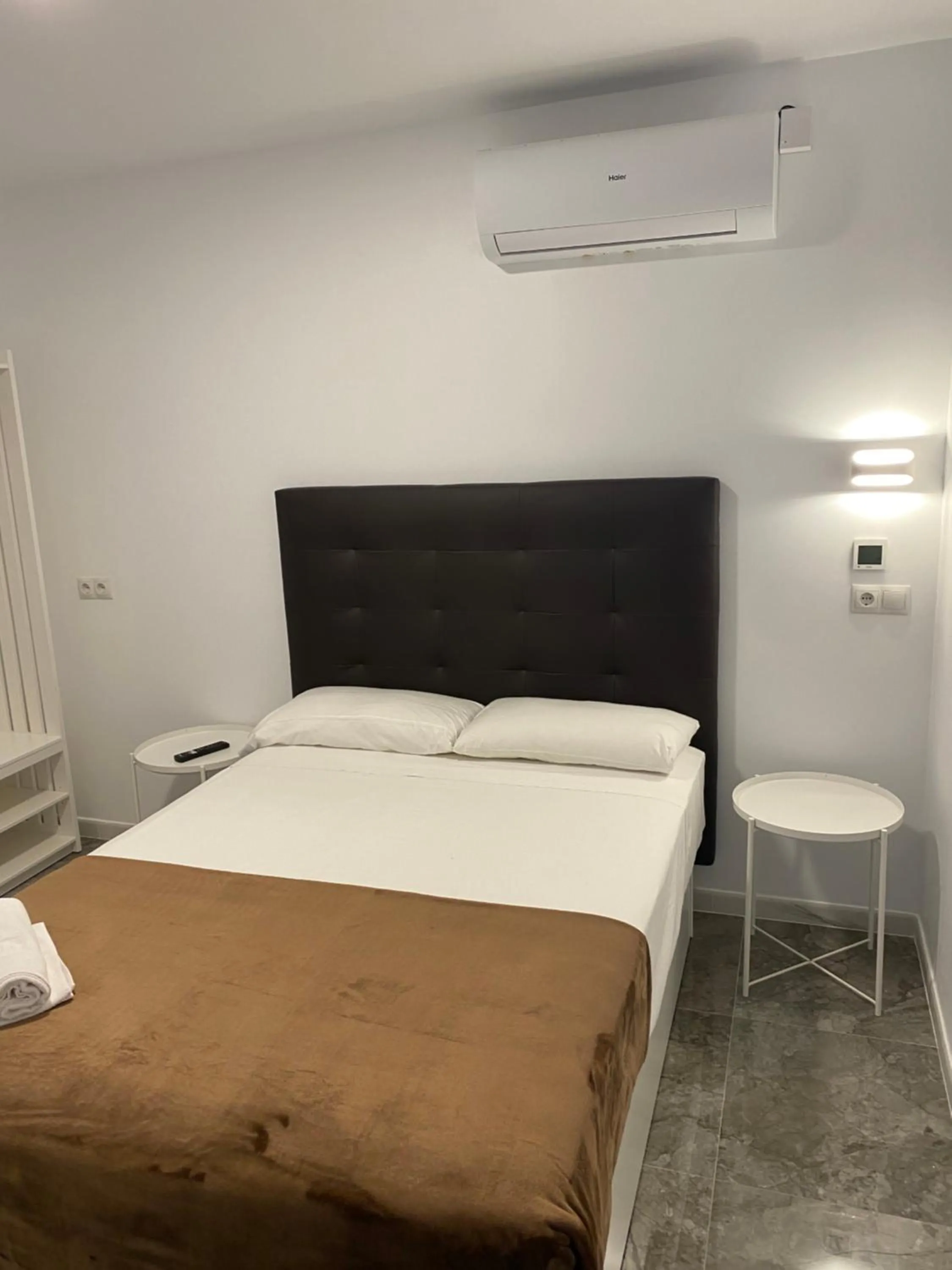 Bed in Hostal Alaska