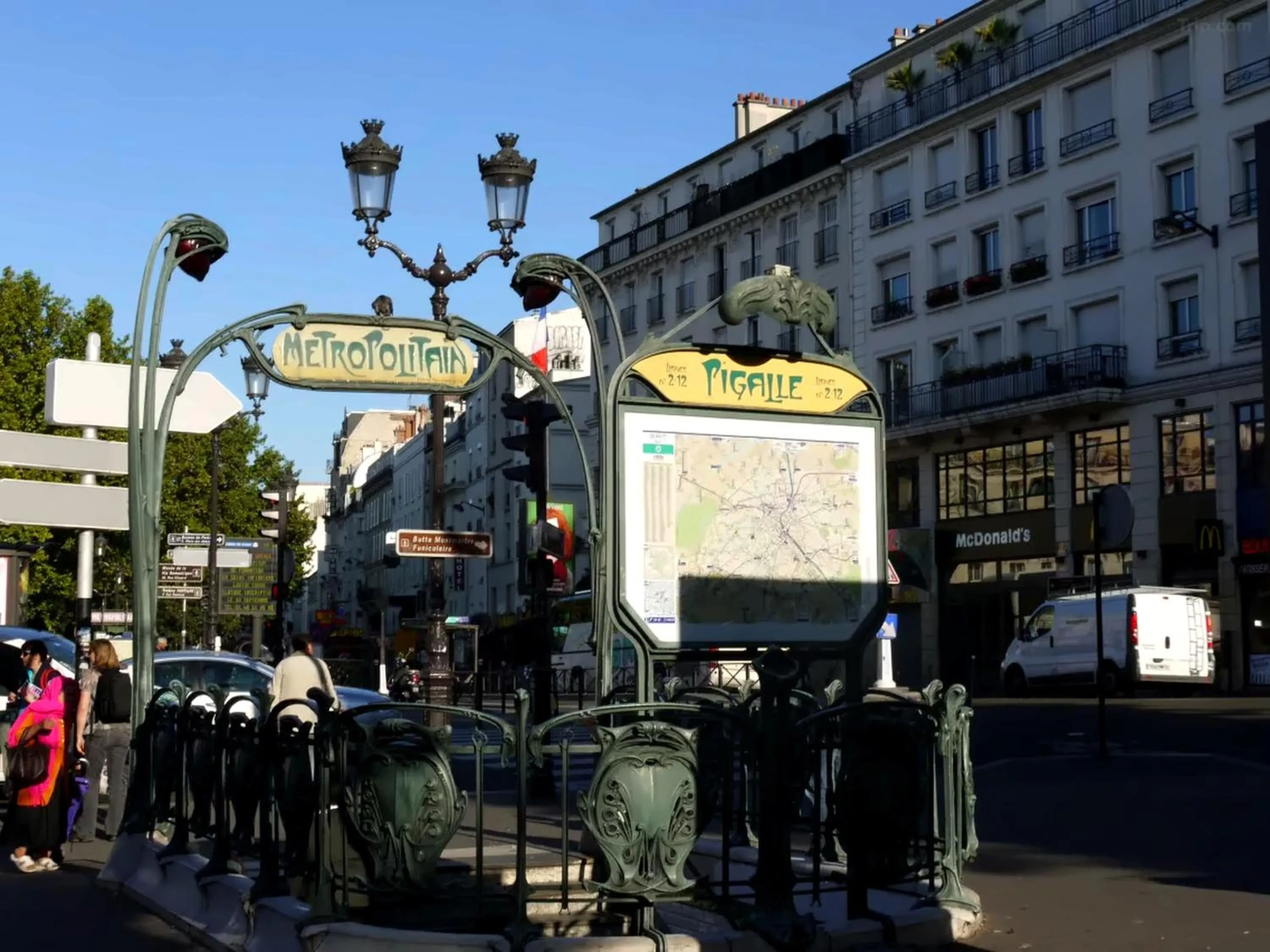 Neighbourhood in Hotel Royal Mansart