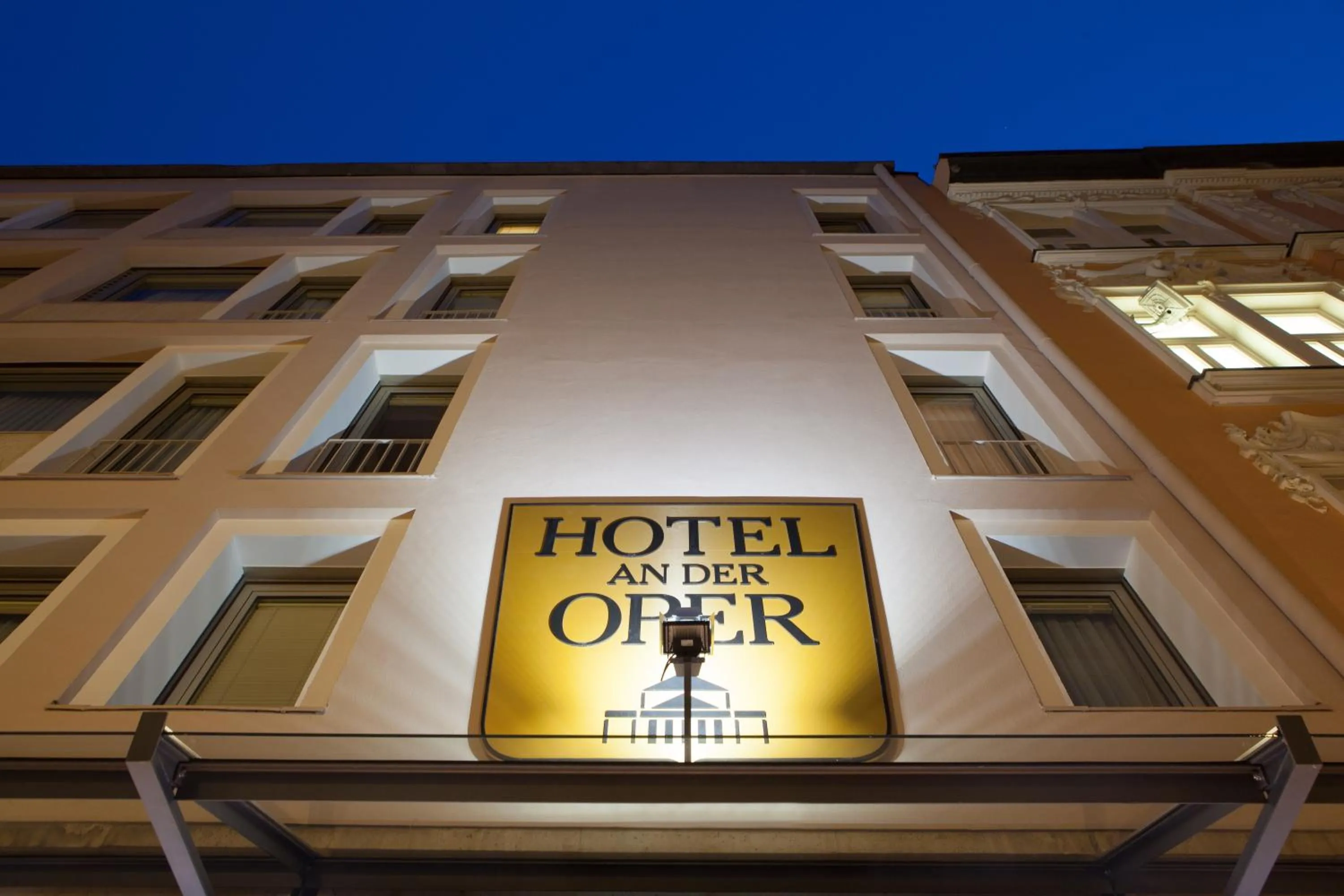 Facade/entrance in Hotel an der Oper