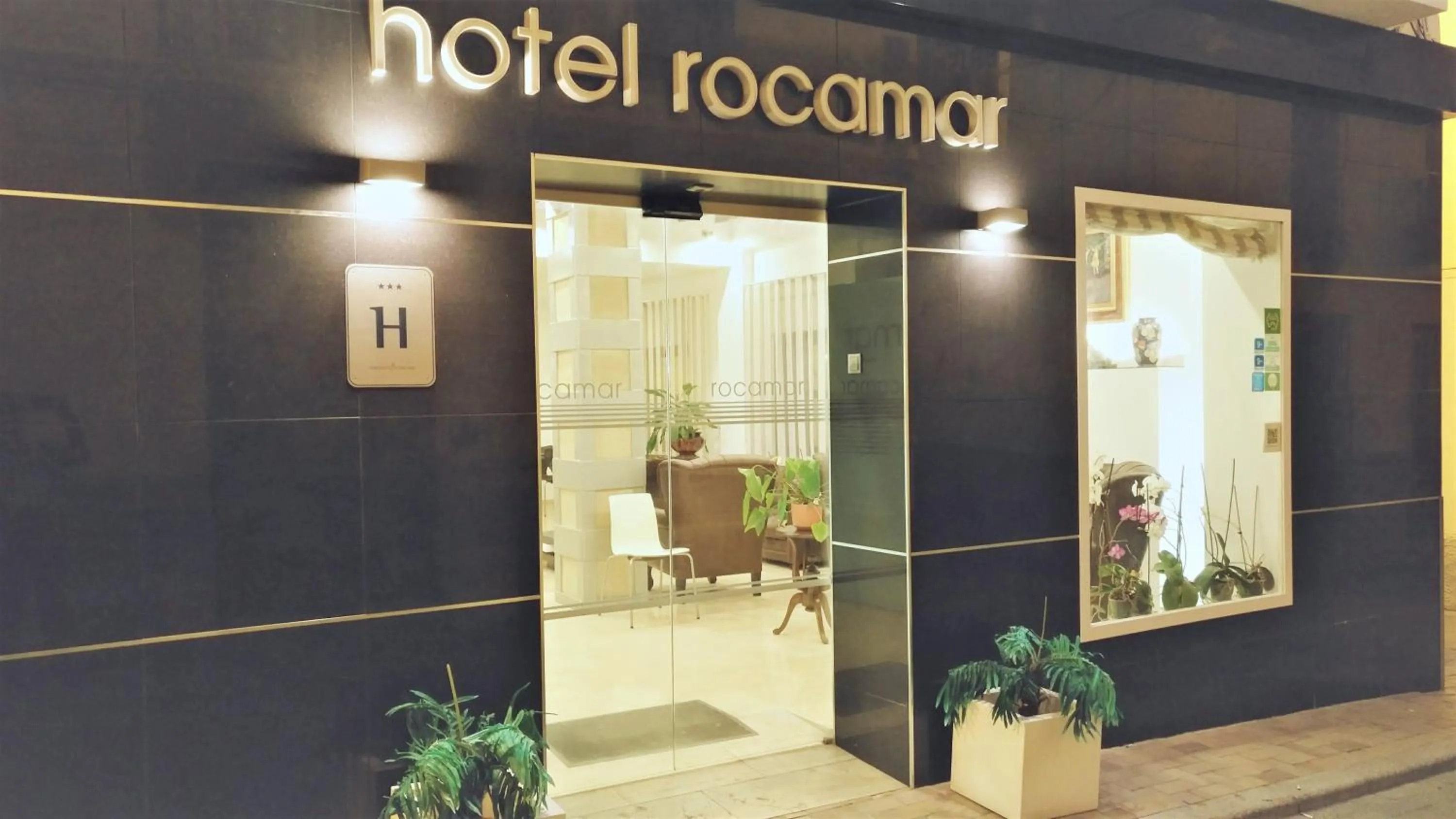 Facade/entrance in Hotel Clopy Rocamar