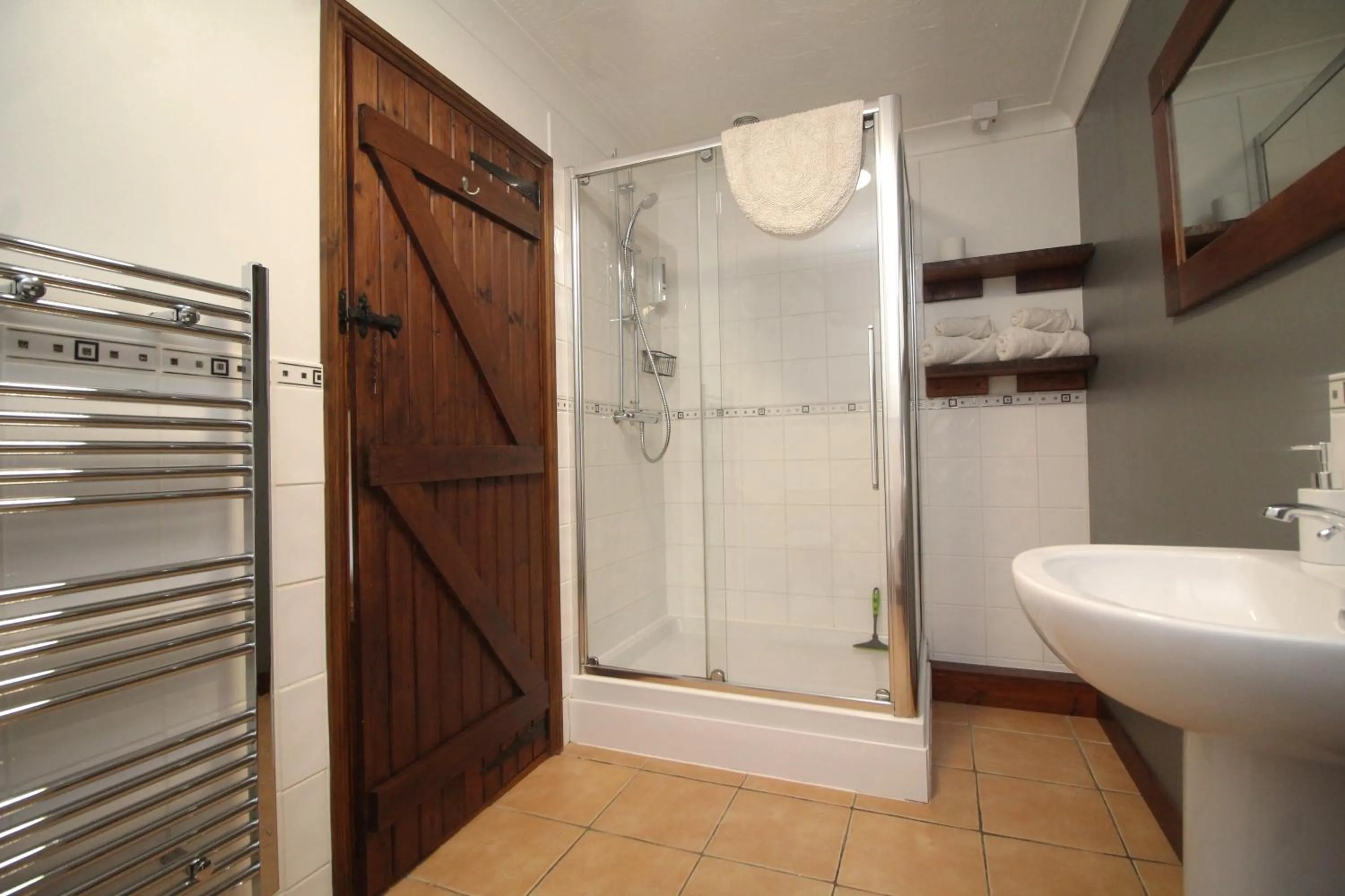 Shower in Highfields Holidays bed & breakfast