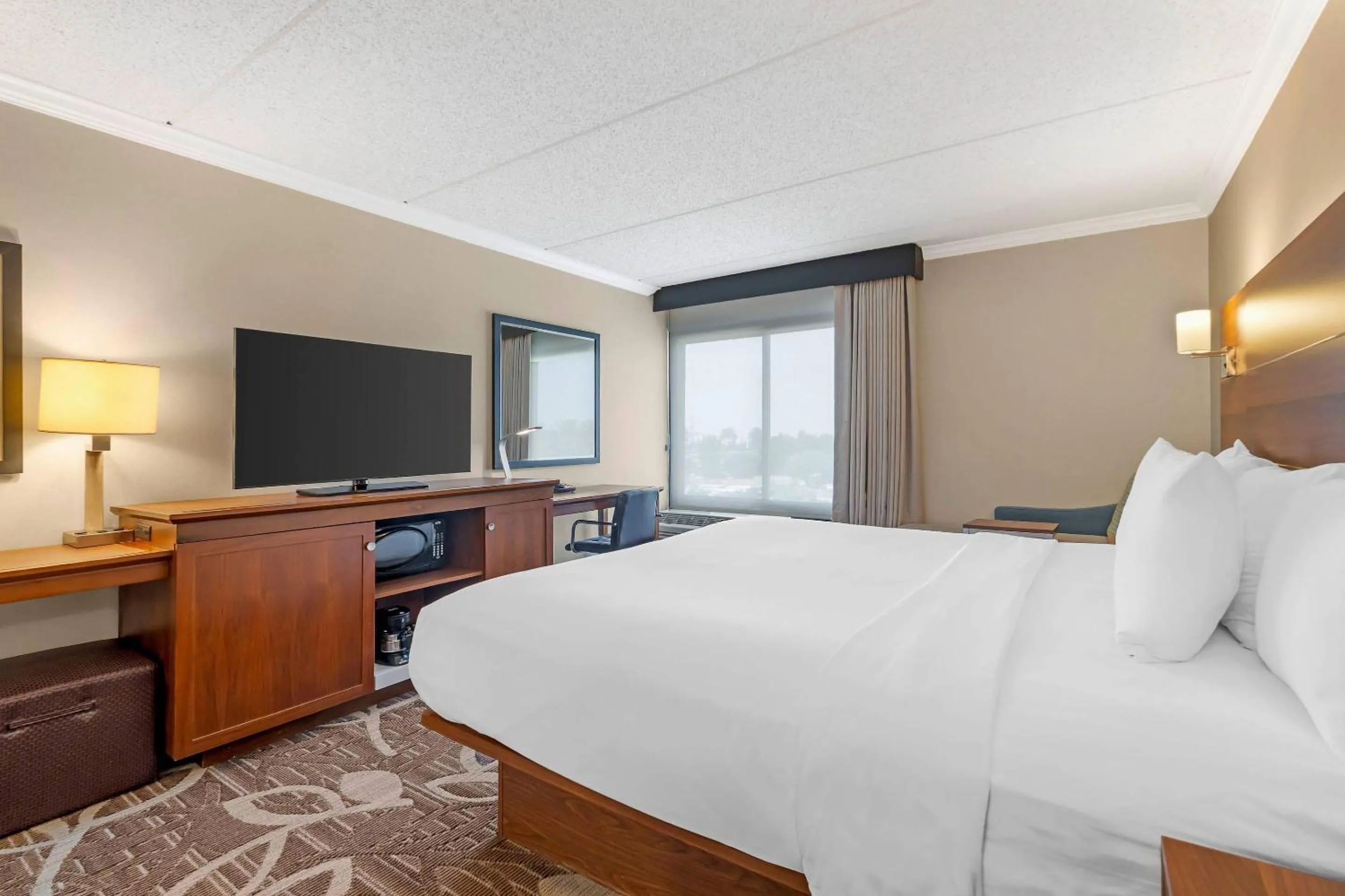 Bedroom, Bed in Comfort Inn Anaheim Resort