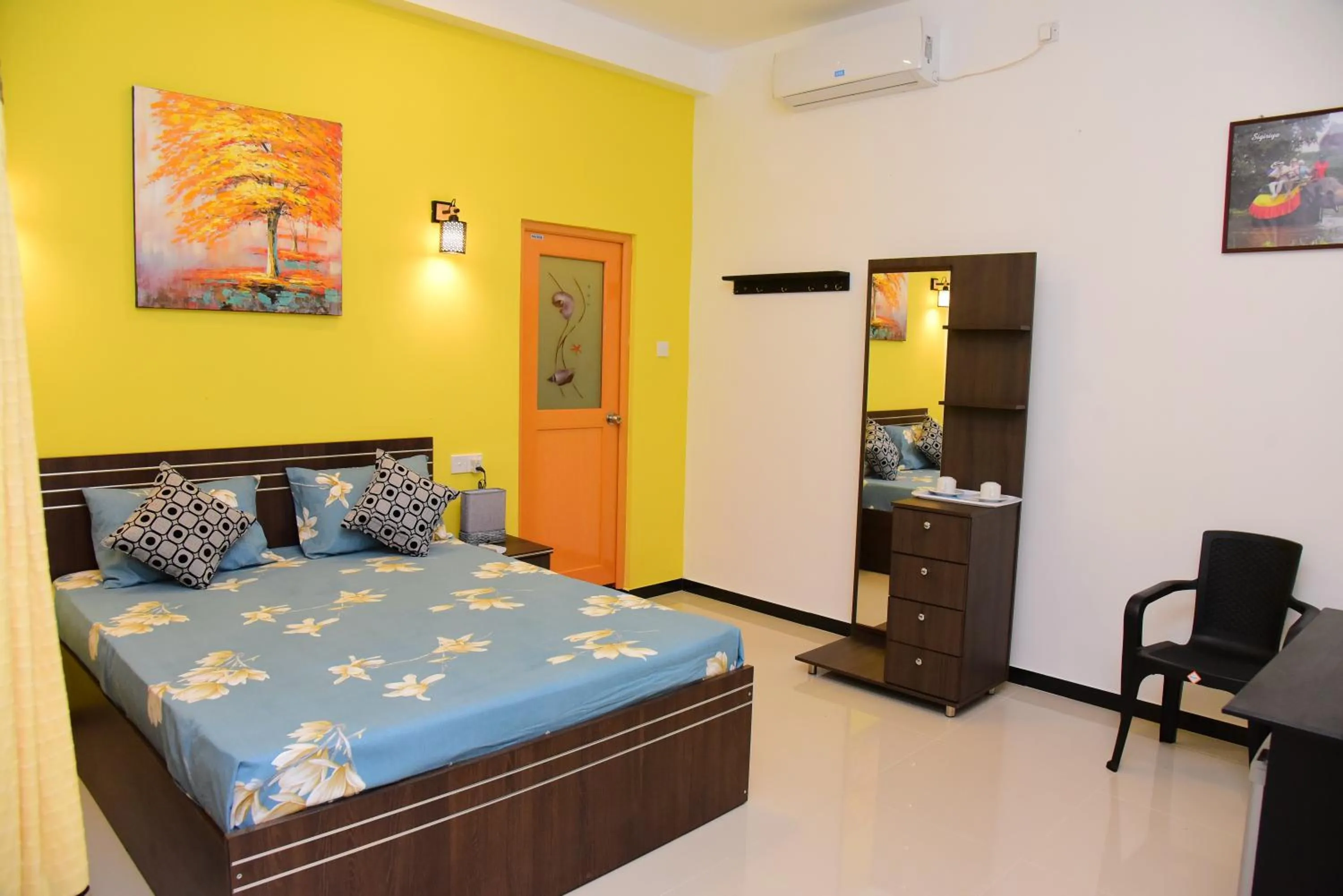 Bedroom, Bed in White Villa Airport Transit Hotel