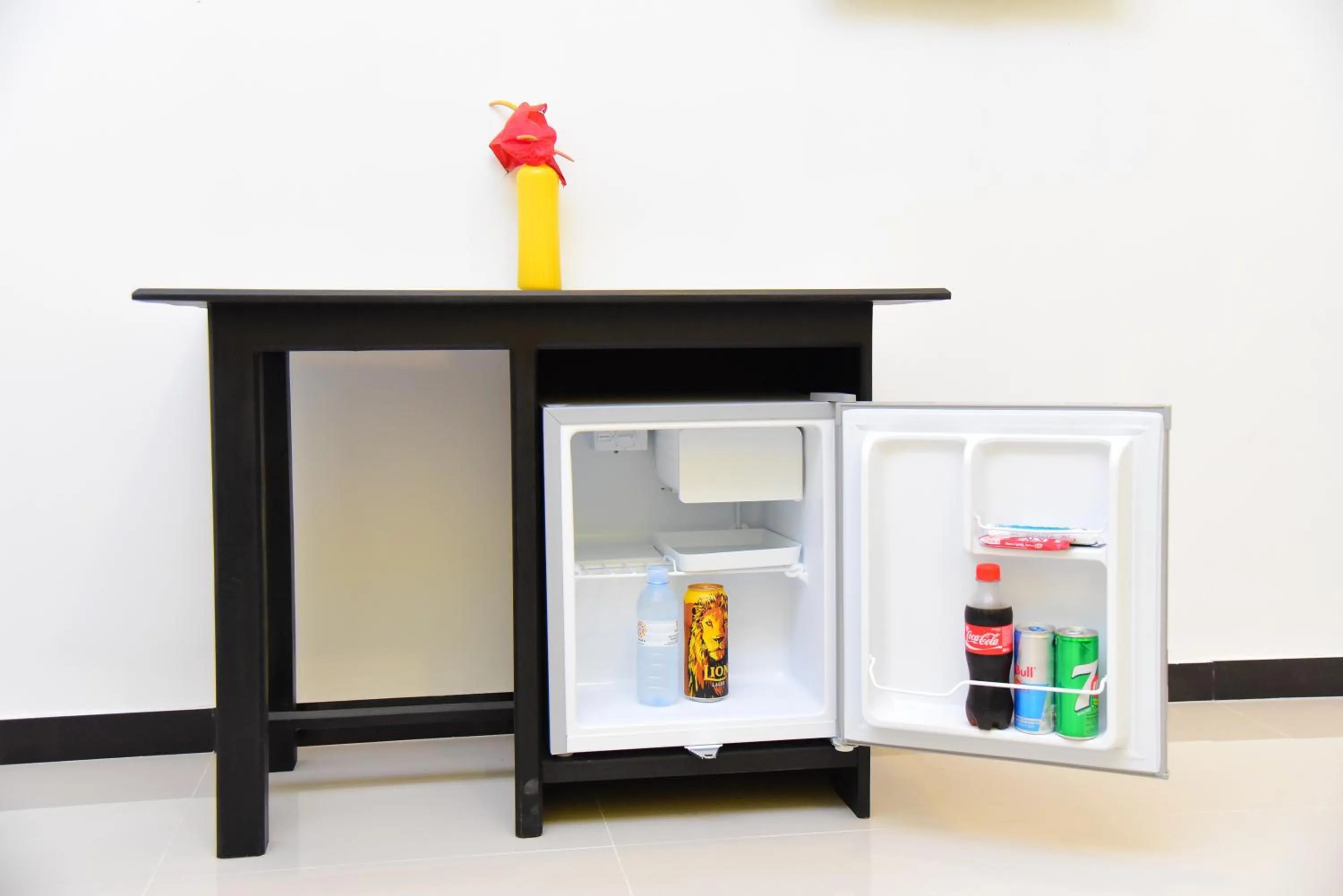 Food and drinks in White Villa Airport Transit Hotel