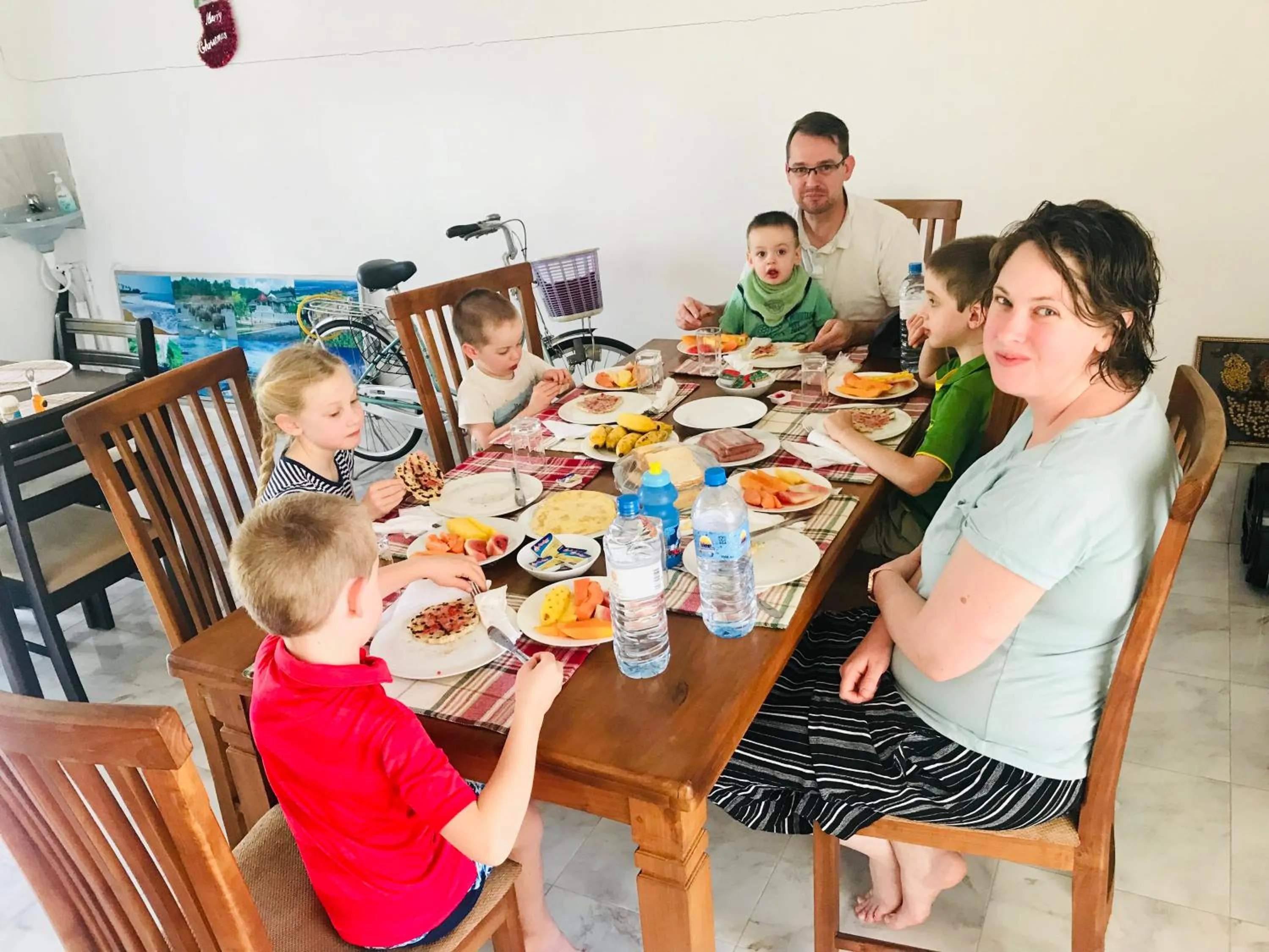 Breakfast in White Villa Airport Transit Hotel