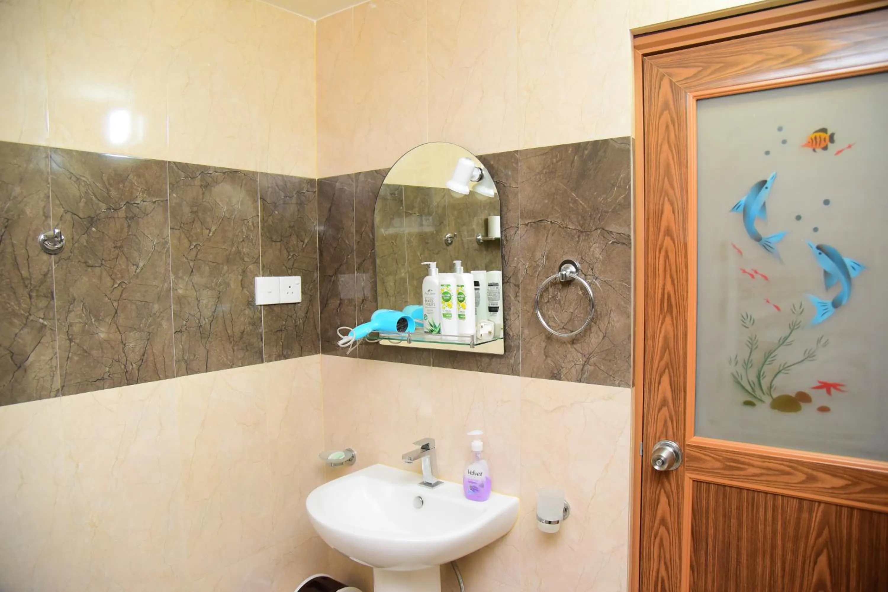 Bathroom in White Villa Airport Transit Hotel