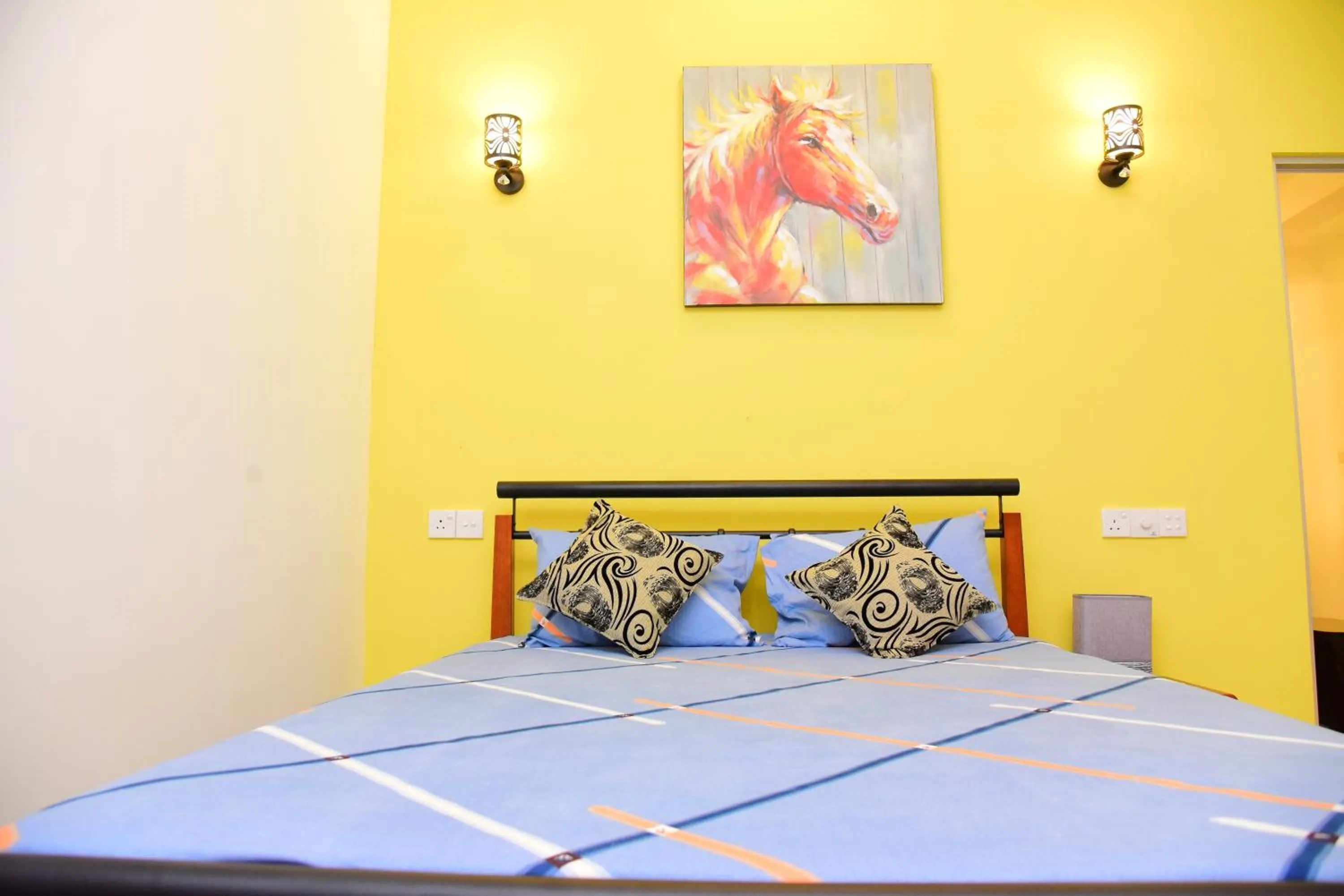 Bed in White Villa Airport Transit Hotel