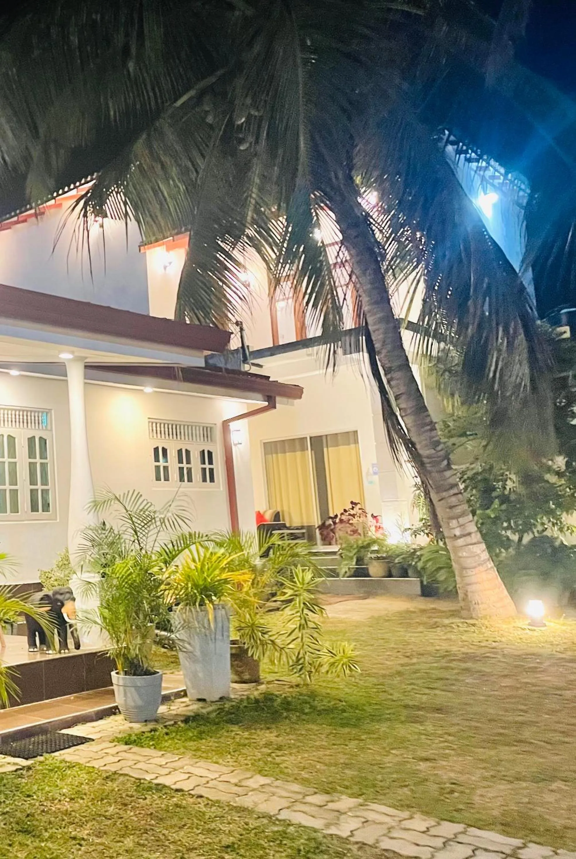 White Villa Airport Transit Hotel