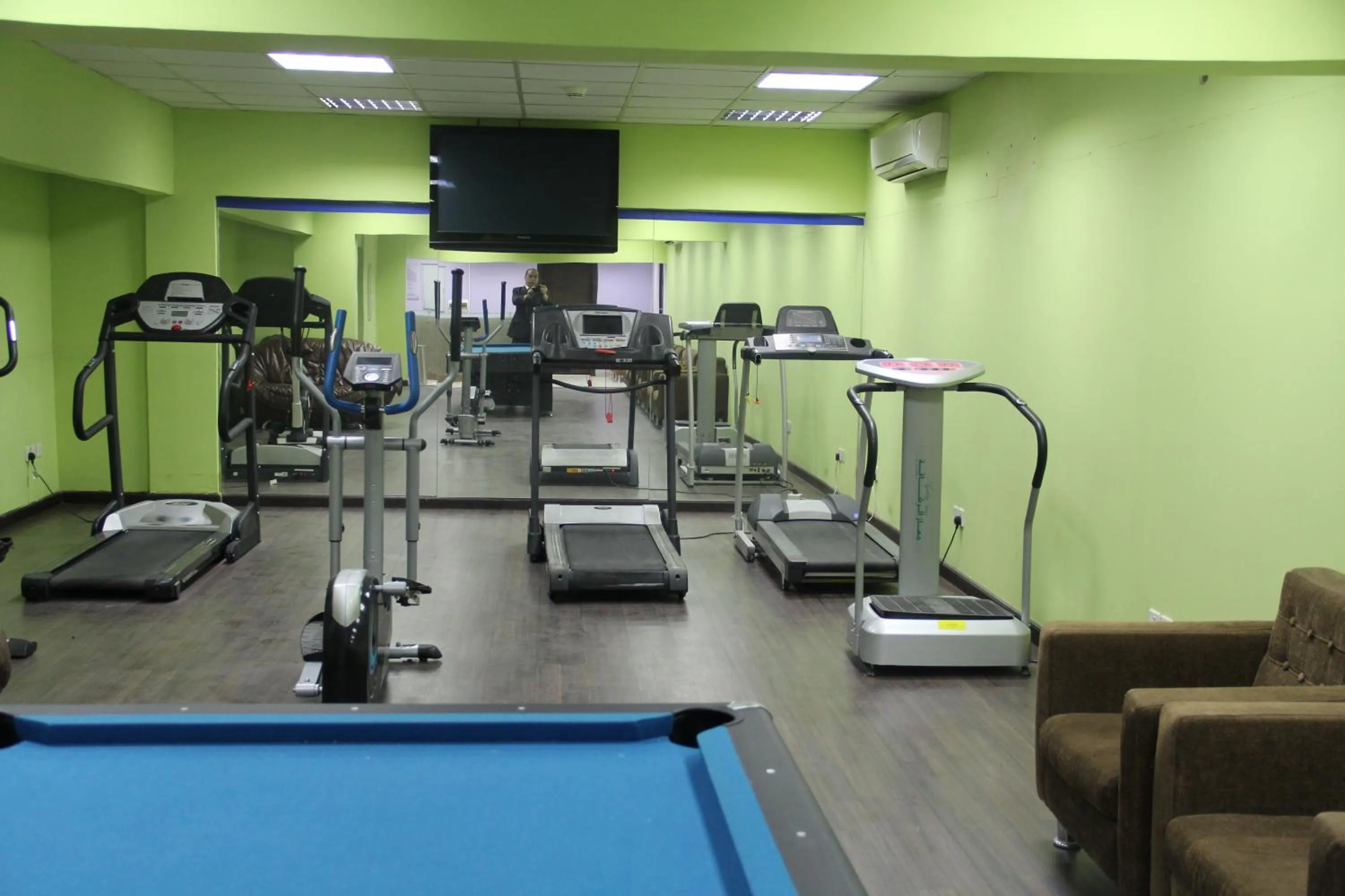 Fitness centre/facilities in Reef Al Malaz International Hotel by Al Azmy