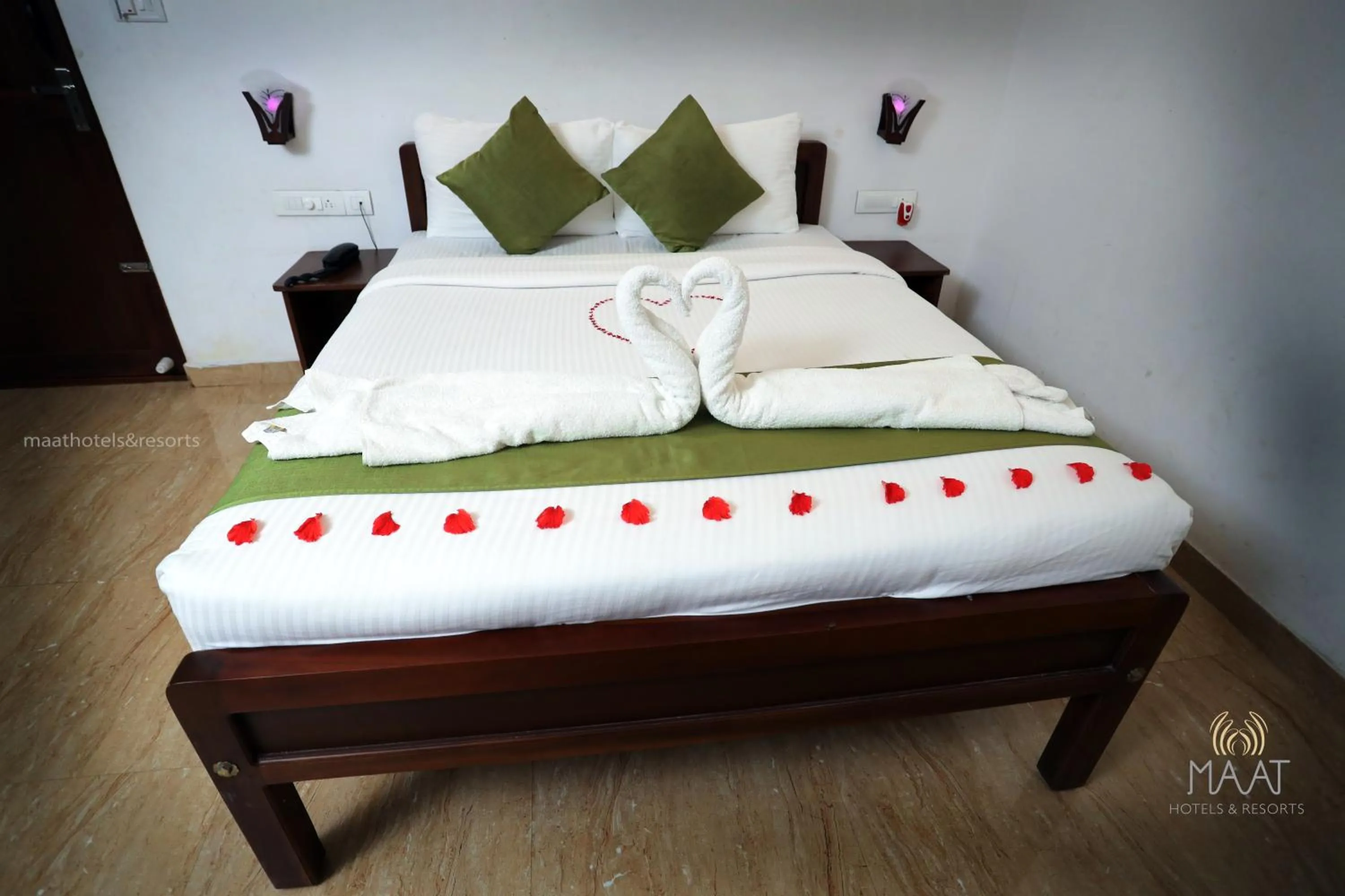 Bedroom, Bed in Spice Jungle Resort