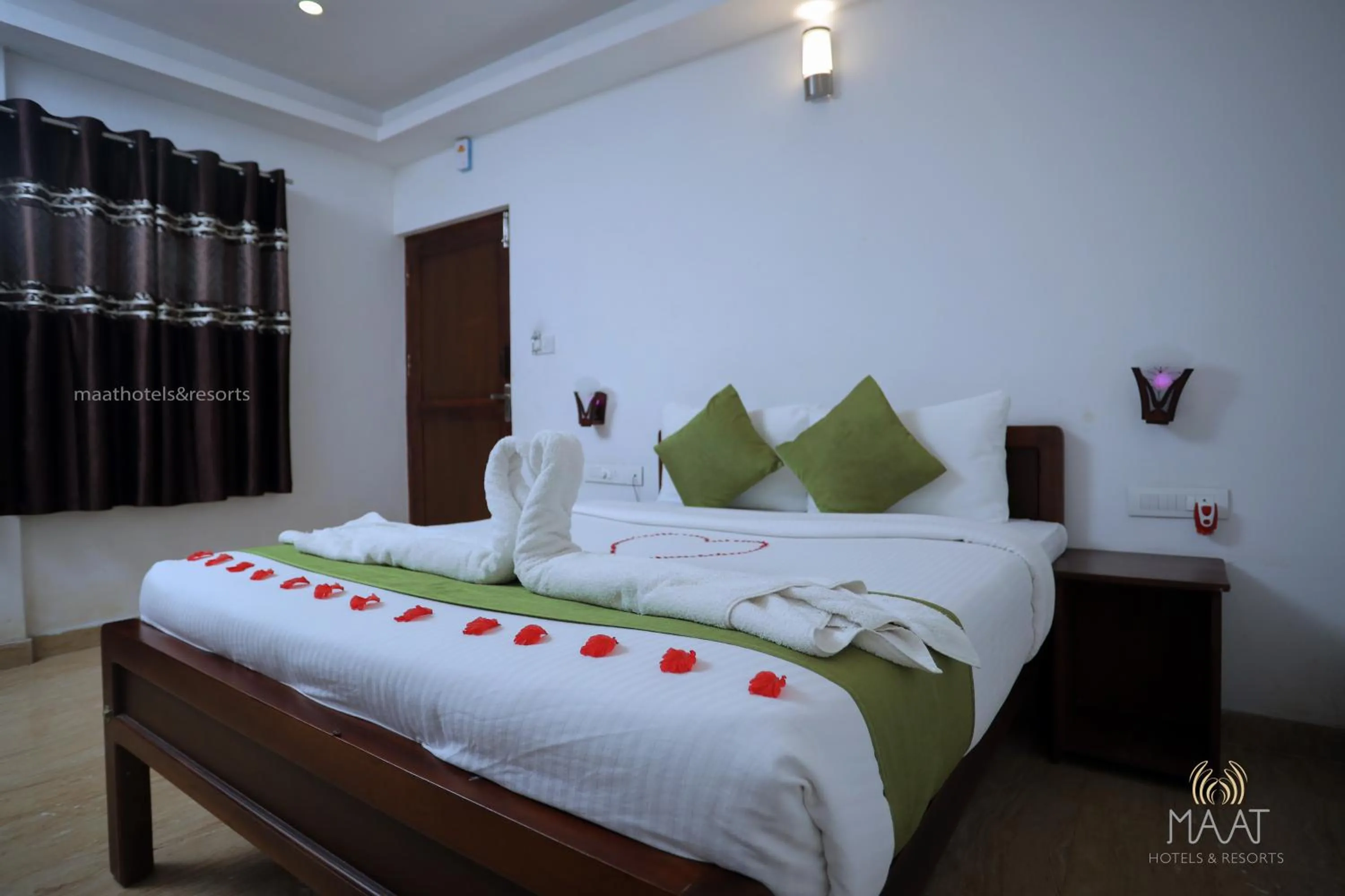 Bedroom, Bed in Spice Jungle Resort