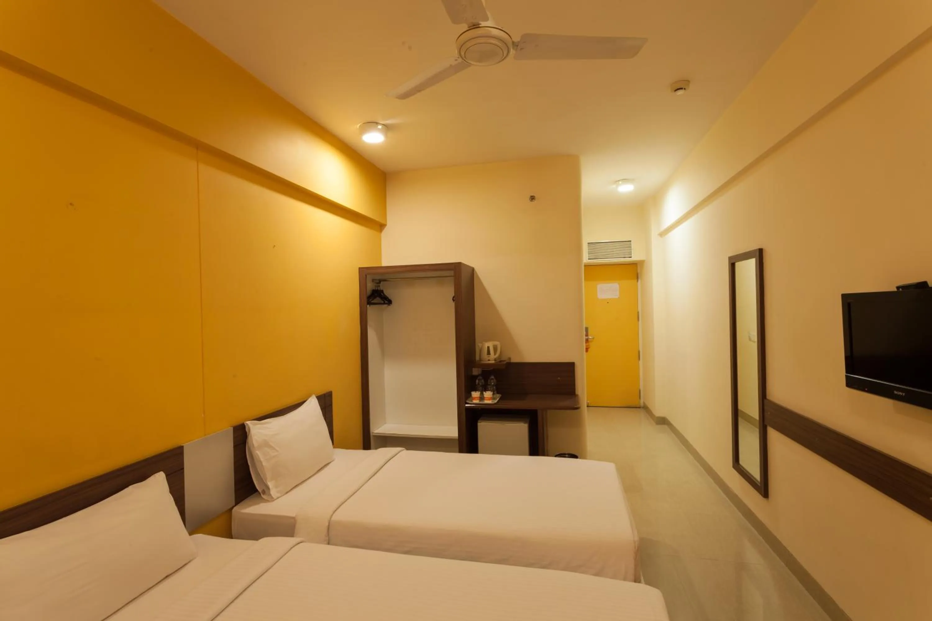 Photo of the whole room, Bed in Ginger Ahmedabad Vastrapur
