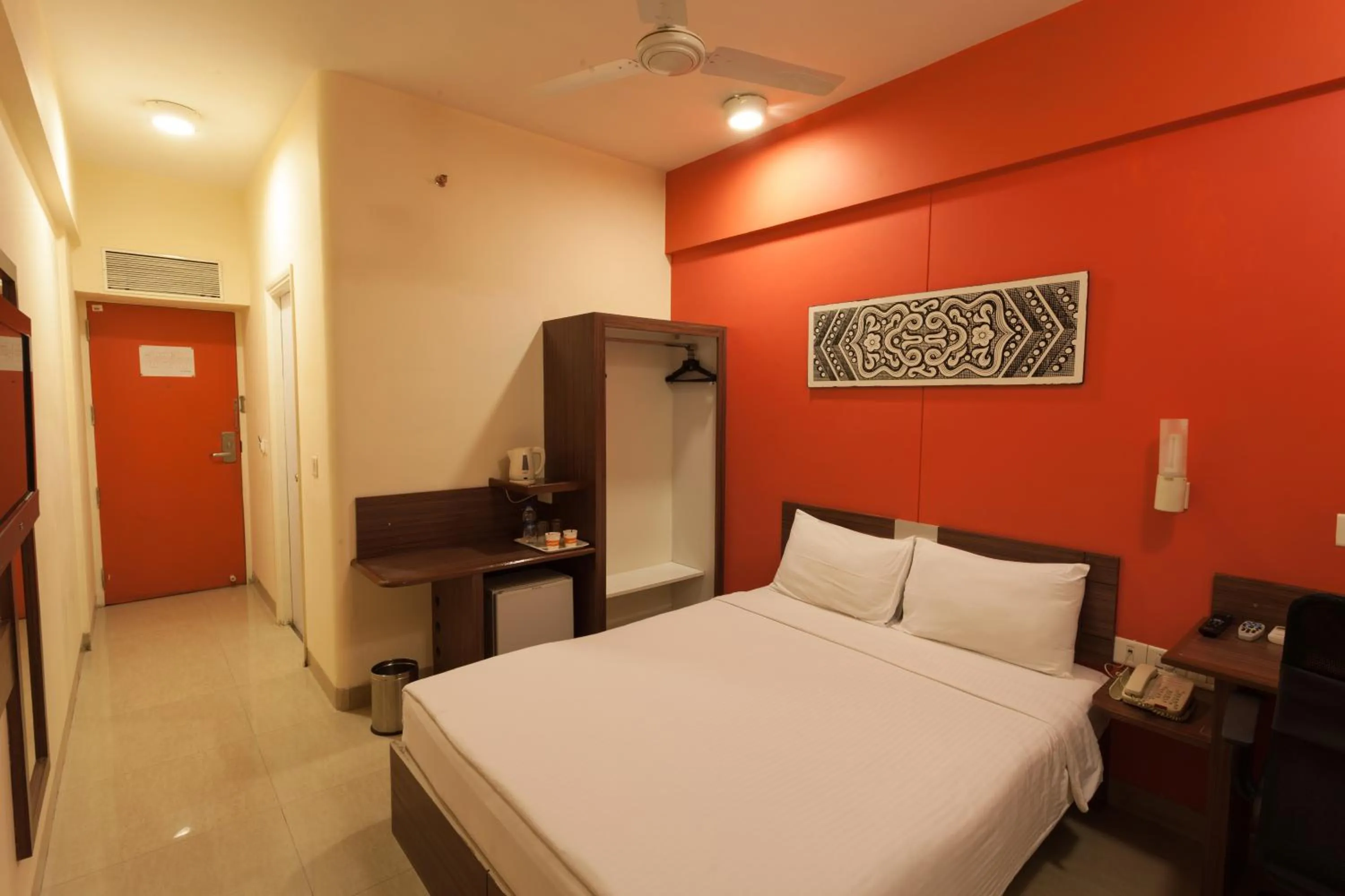 Photo of the whole room, Bed in Ginger Ahmedabad Vastrapur