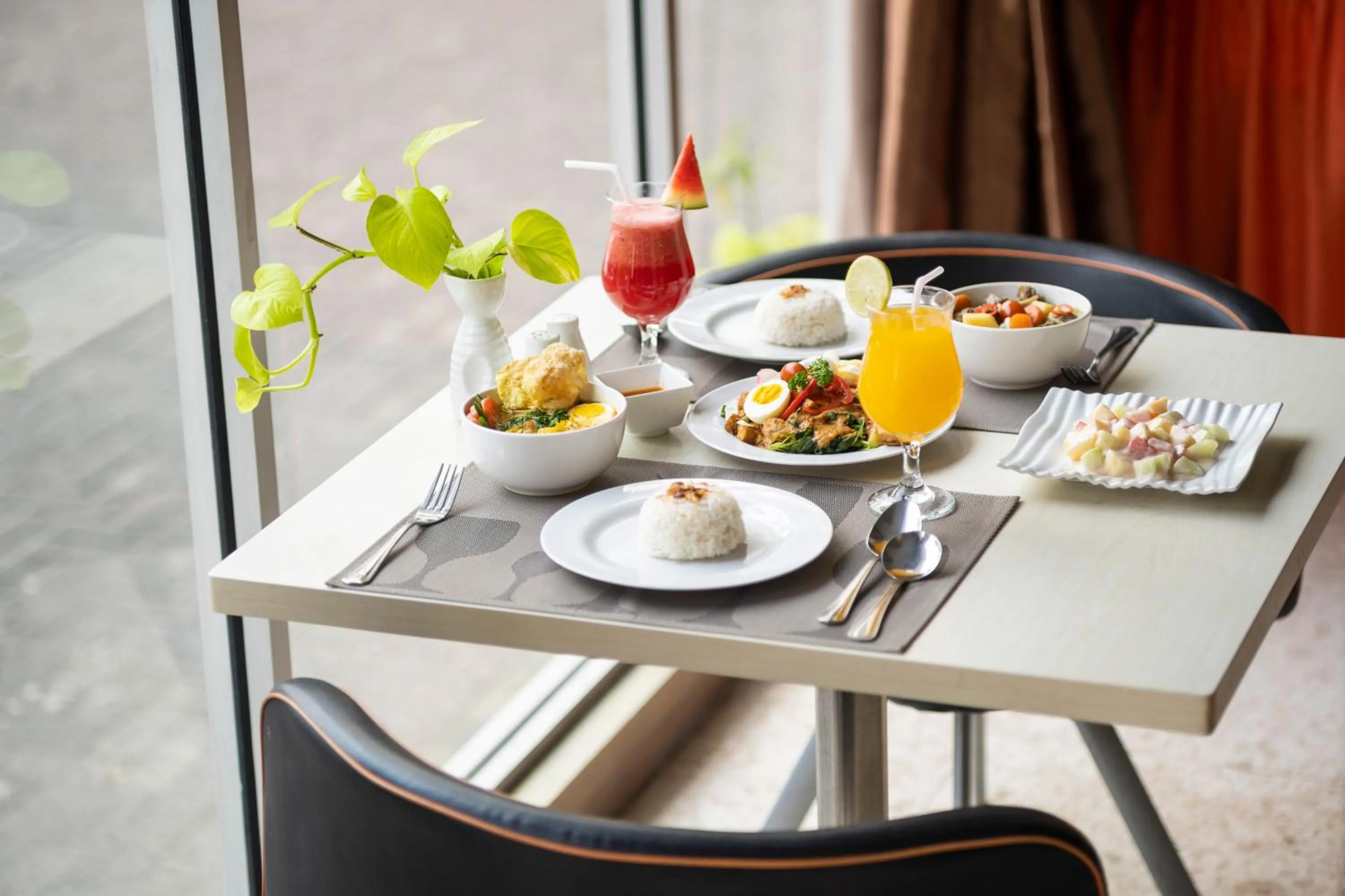 Breakfast in The Gloria Suites Grogol