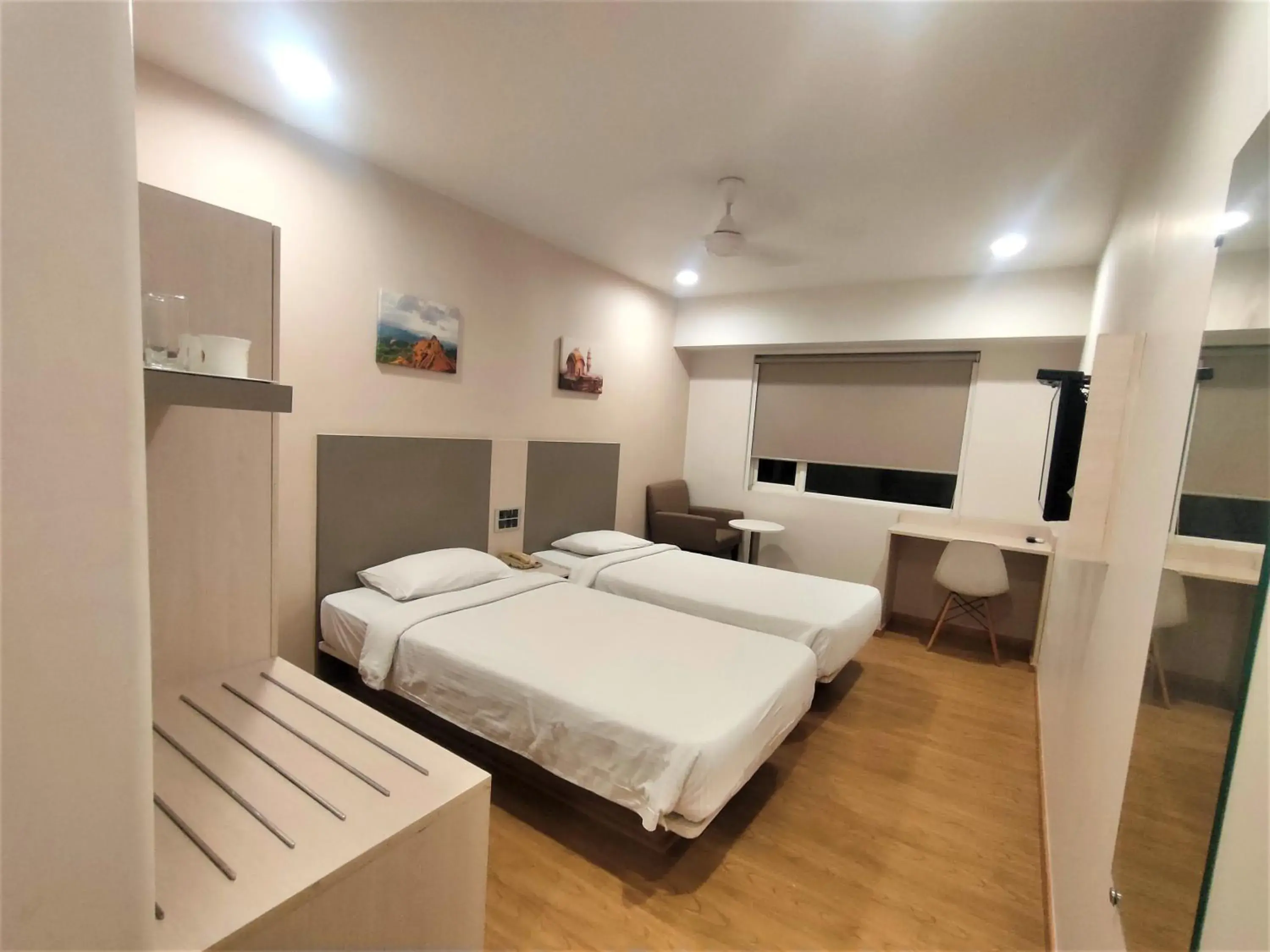 Superior Twin Room - single occupancy in Ginger Pune - Pimpri Superior Twin Room - single occupancy in Ginger Pune - Pimpri