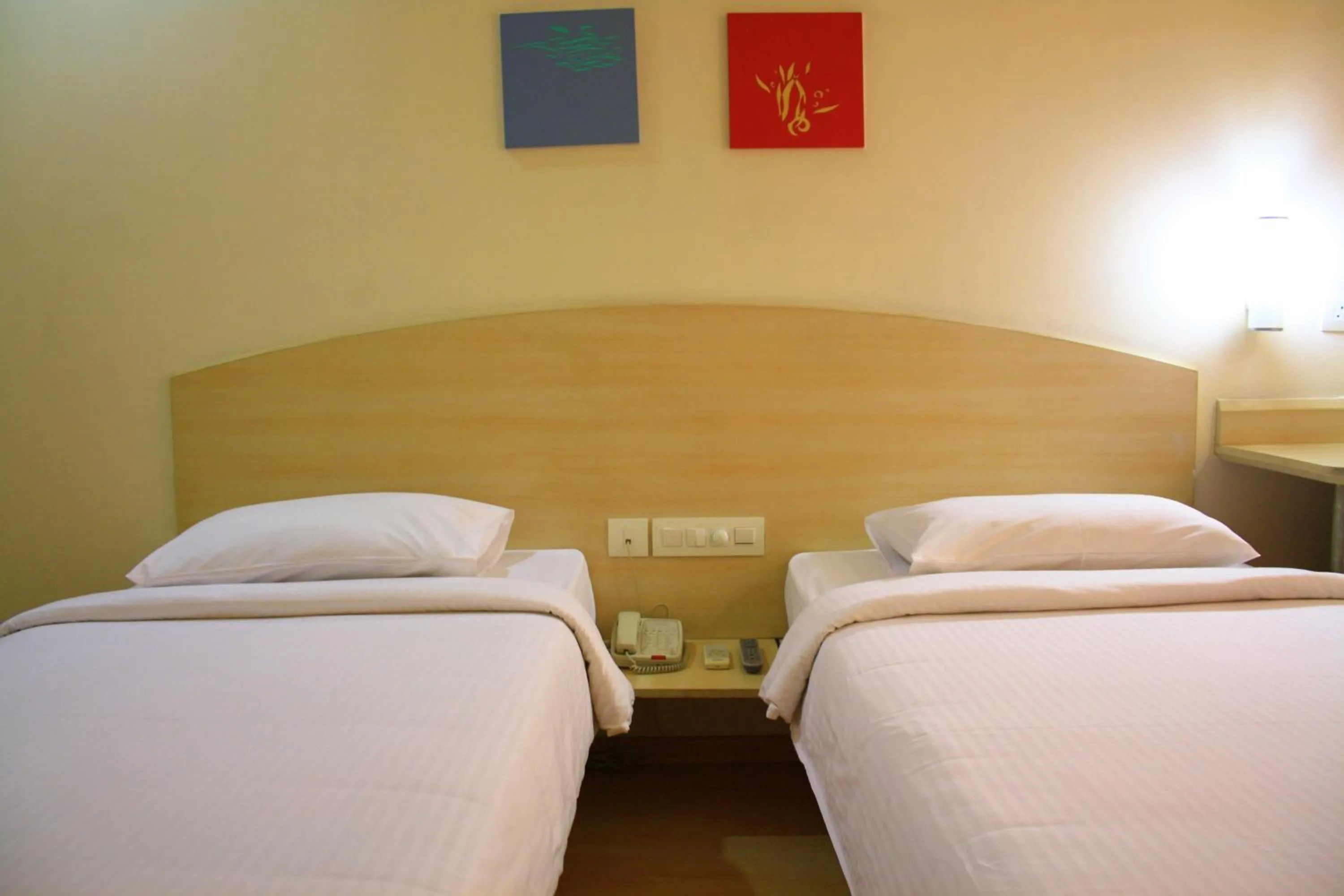 Photo of the whole room, Bed in Ginger Pune - Pimpri