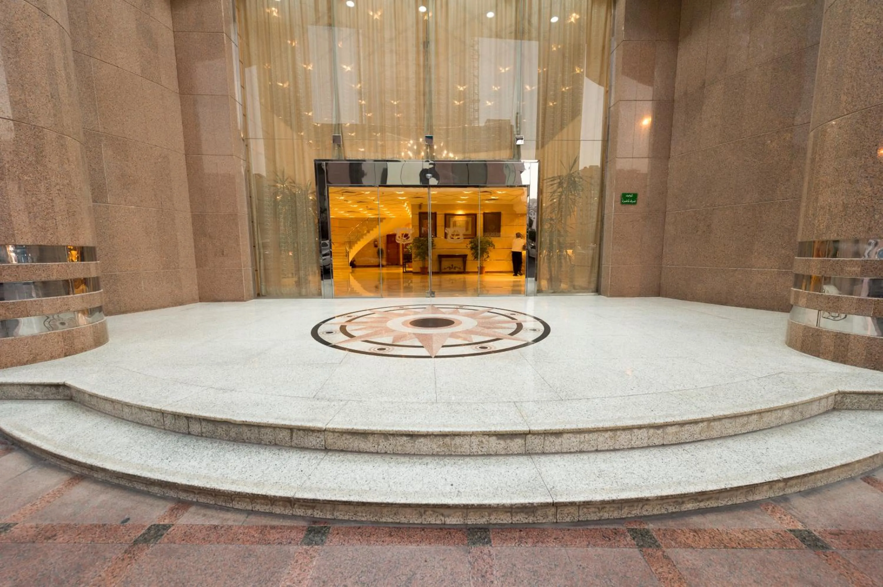 Facade/entrance in Snaf Inn ِAzizia Hotel