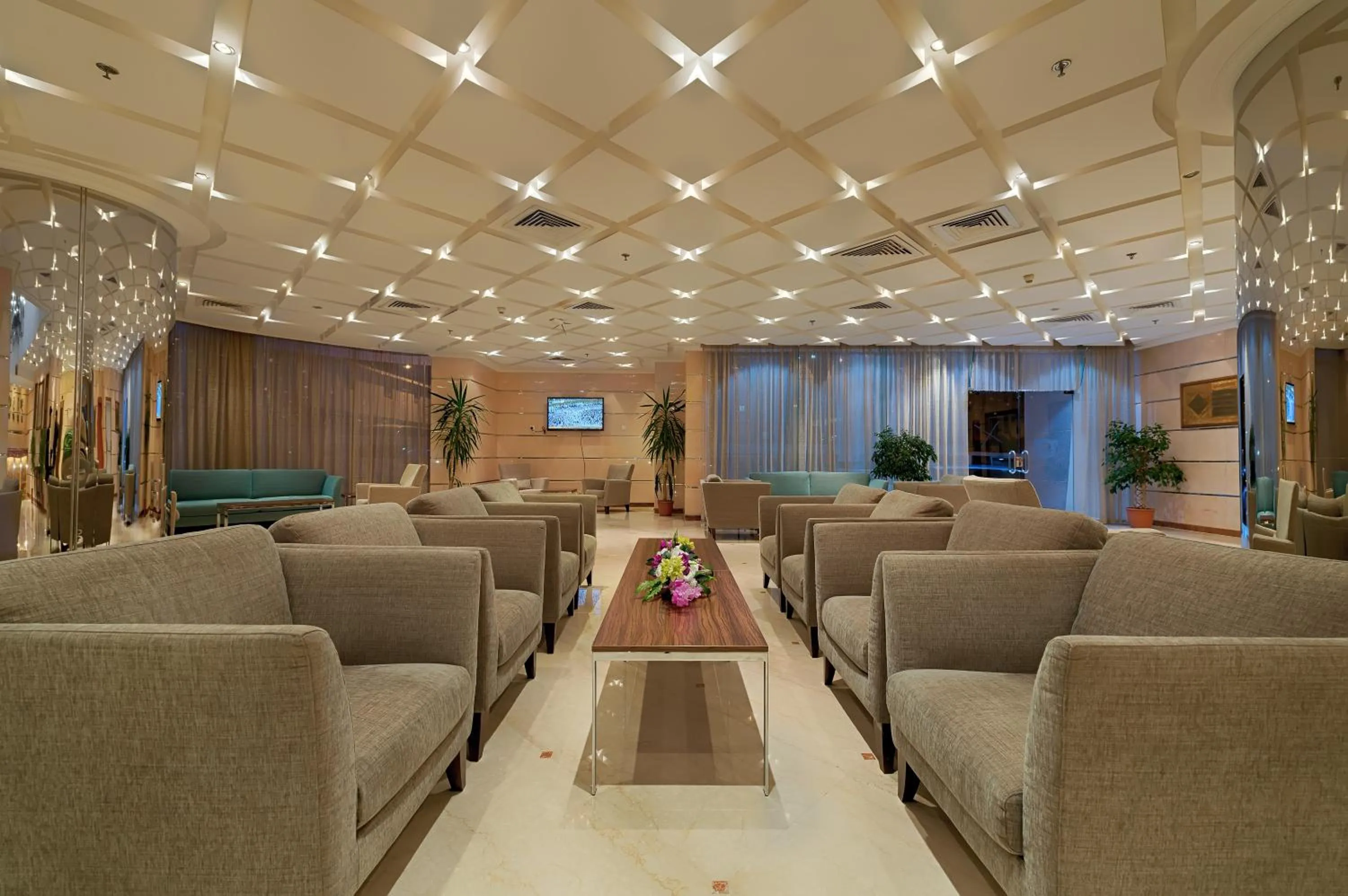 Seating area in Snaf Inn ِAzizia Hotel